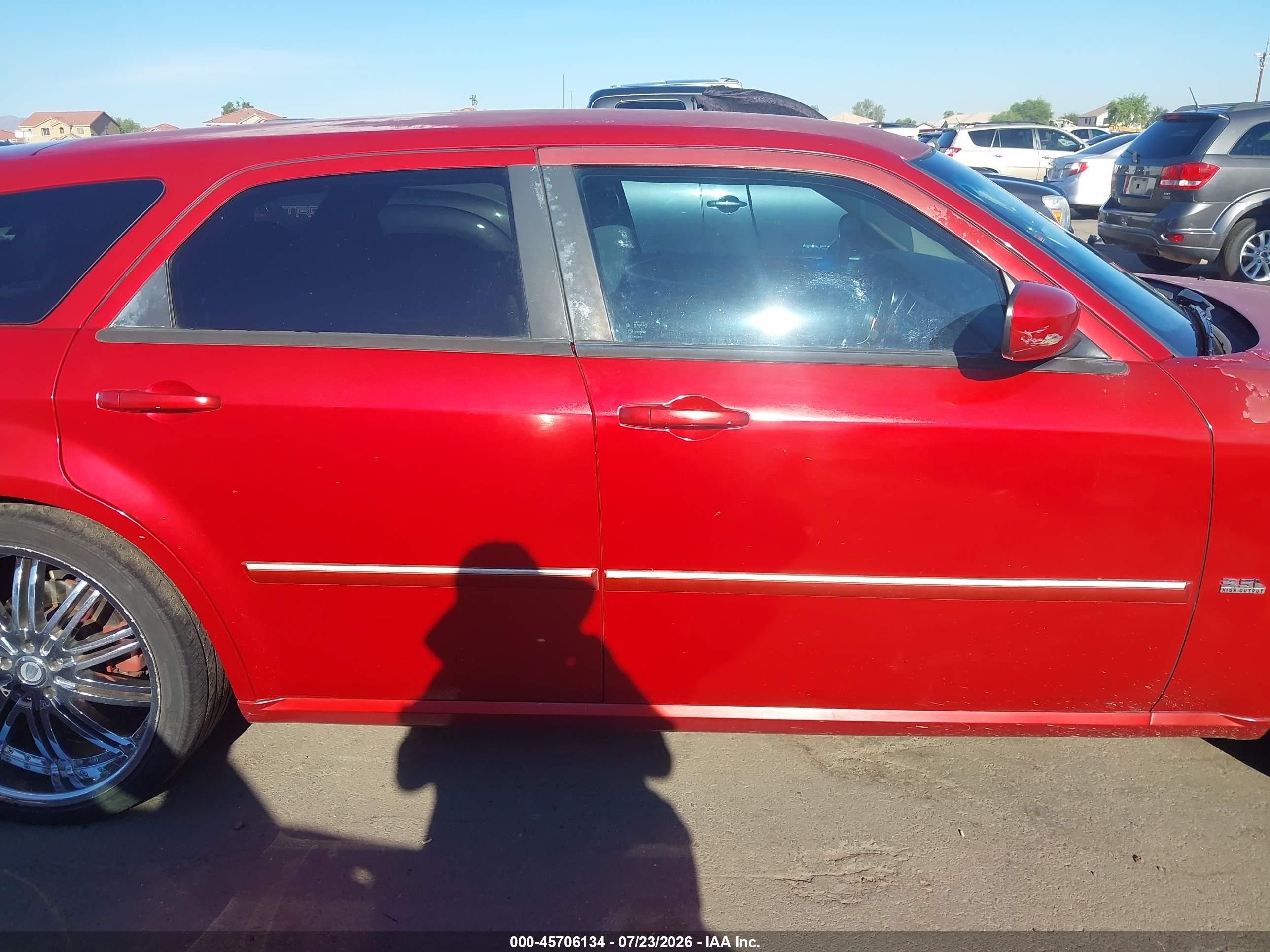 2006 Dodge Magnum   Red vin: 2D4FV47V36H443660