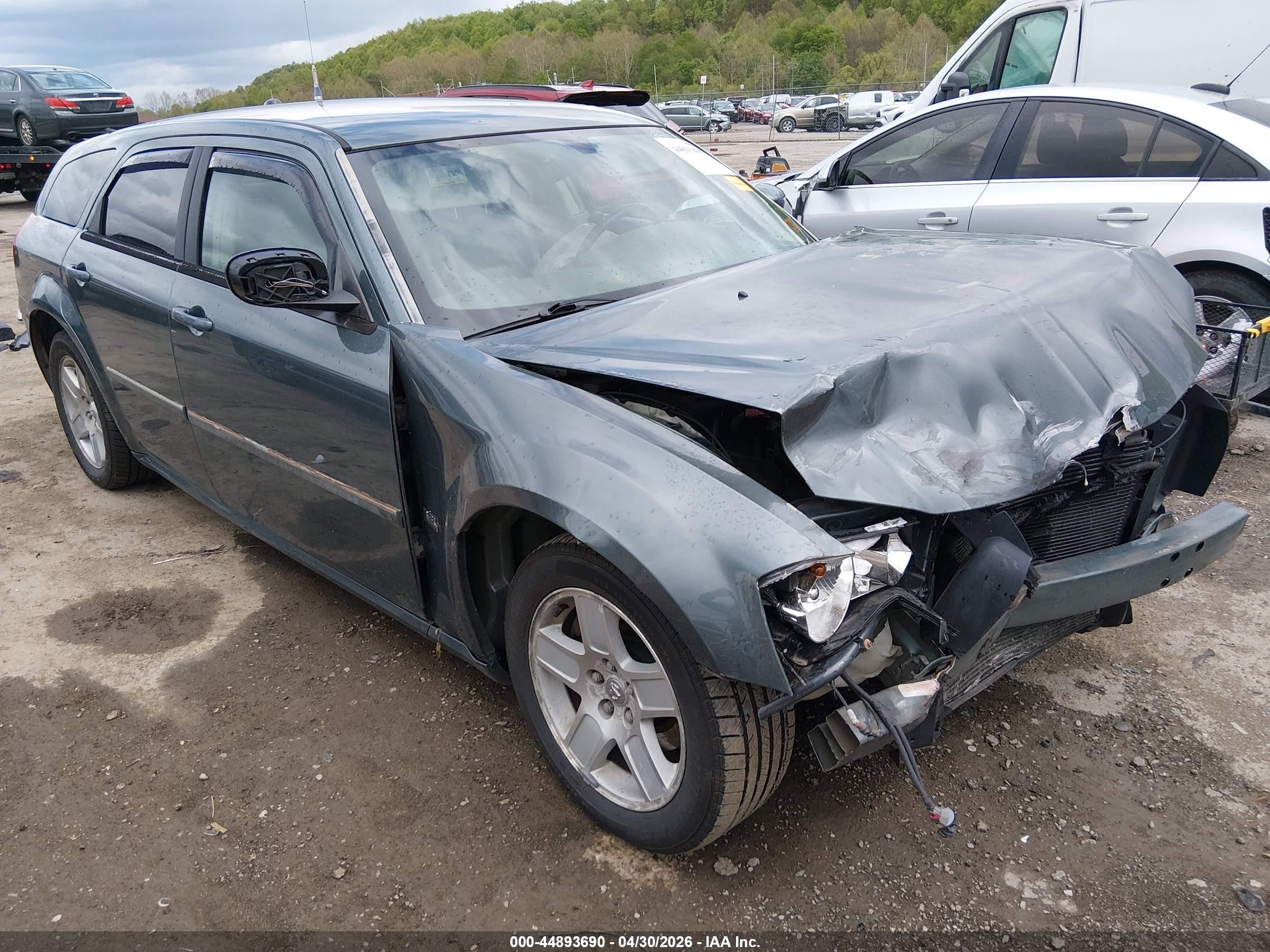 2006 Dodge Magnum   Green vin: 2D4FV47V56H193340