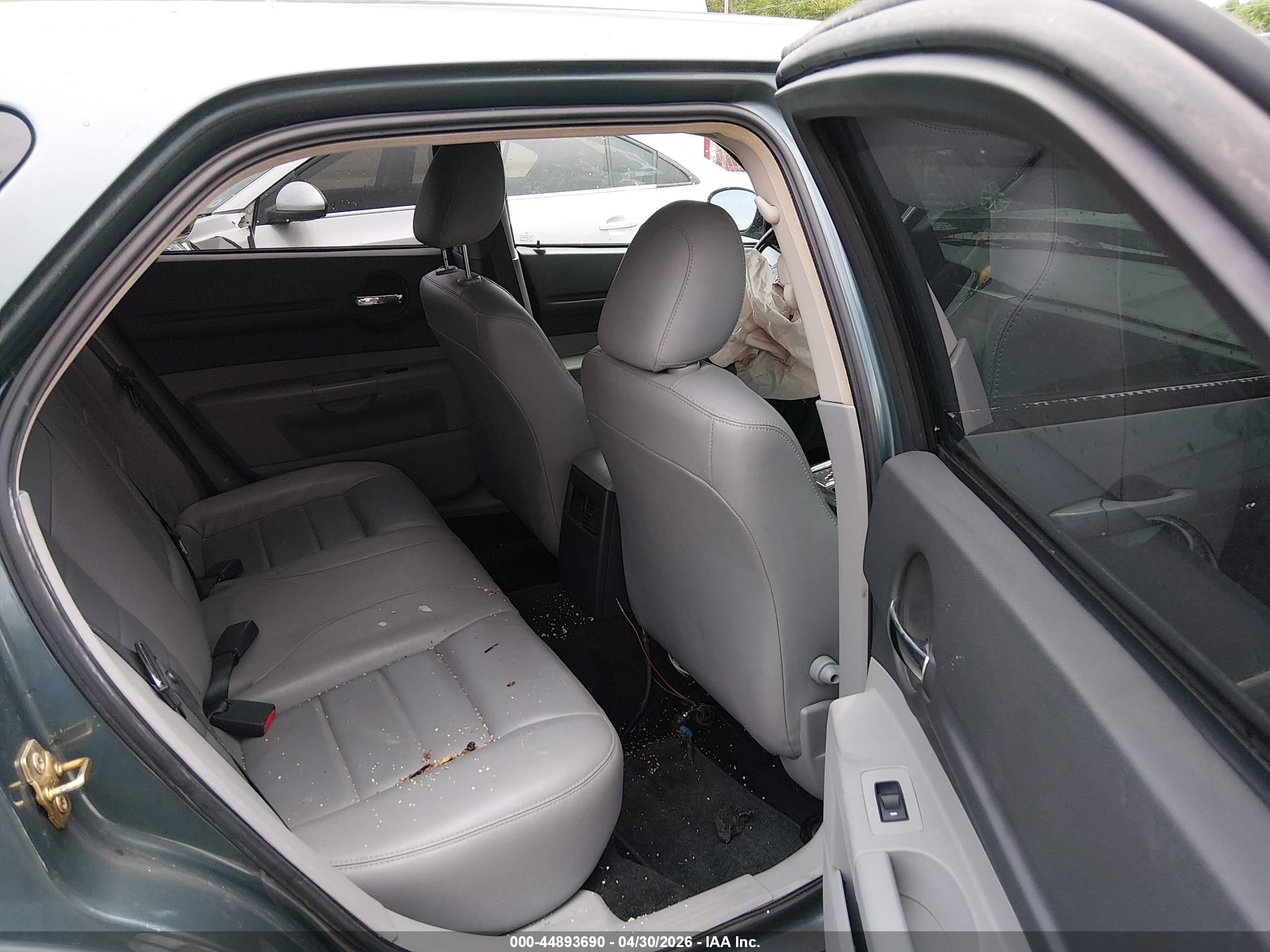 2006 Dodge Magnum   Green vin: 2D4FV47V56H193340