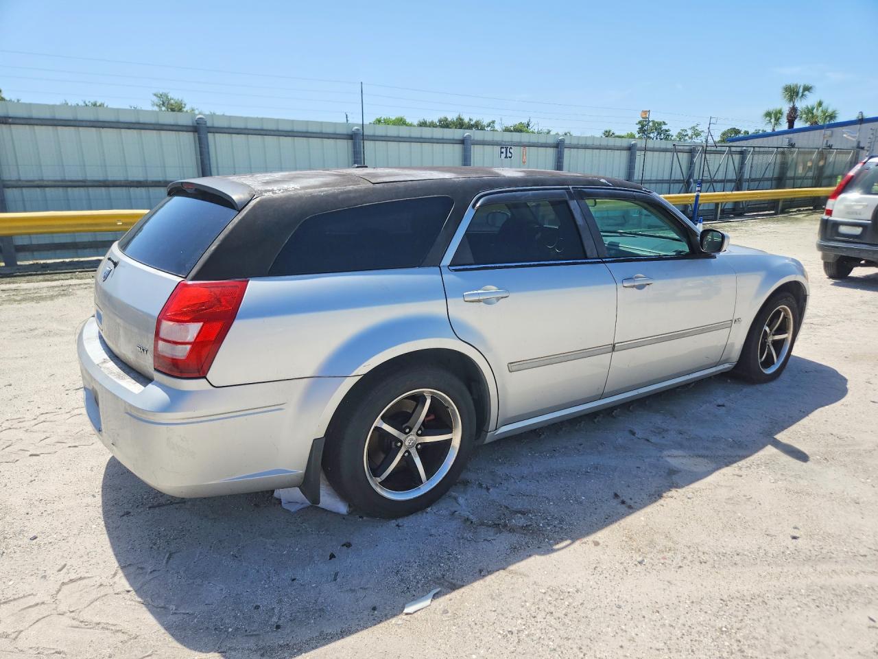 2007 Dodge Magnum Sxt Silver vin: 2D4FV47V77H654250