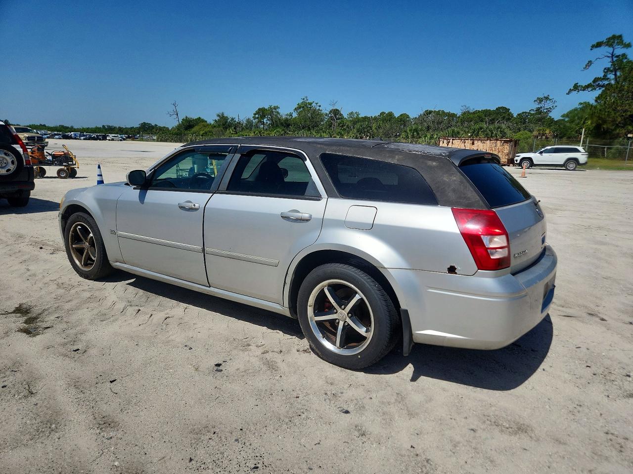 2007 Dodge Magnum Sxt Silver vin: 2D4FV47V77H654250