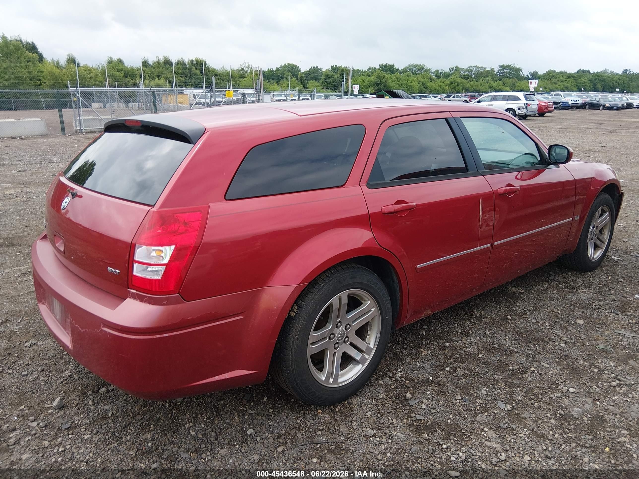 2006 Dodge Magnum   Red vin: 2D4FV47V86H204573