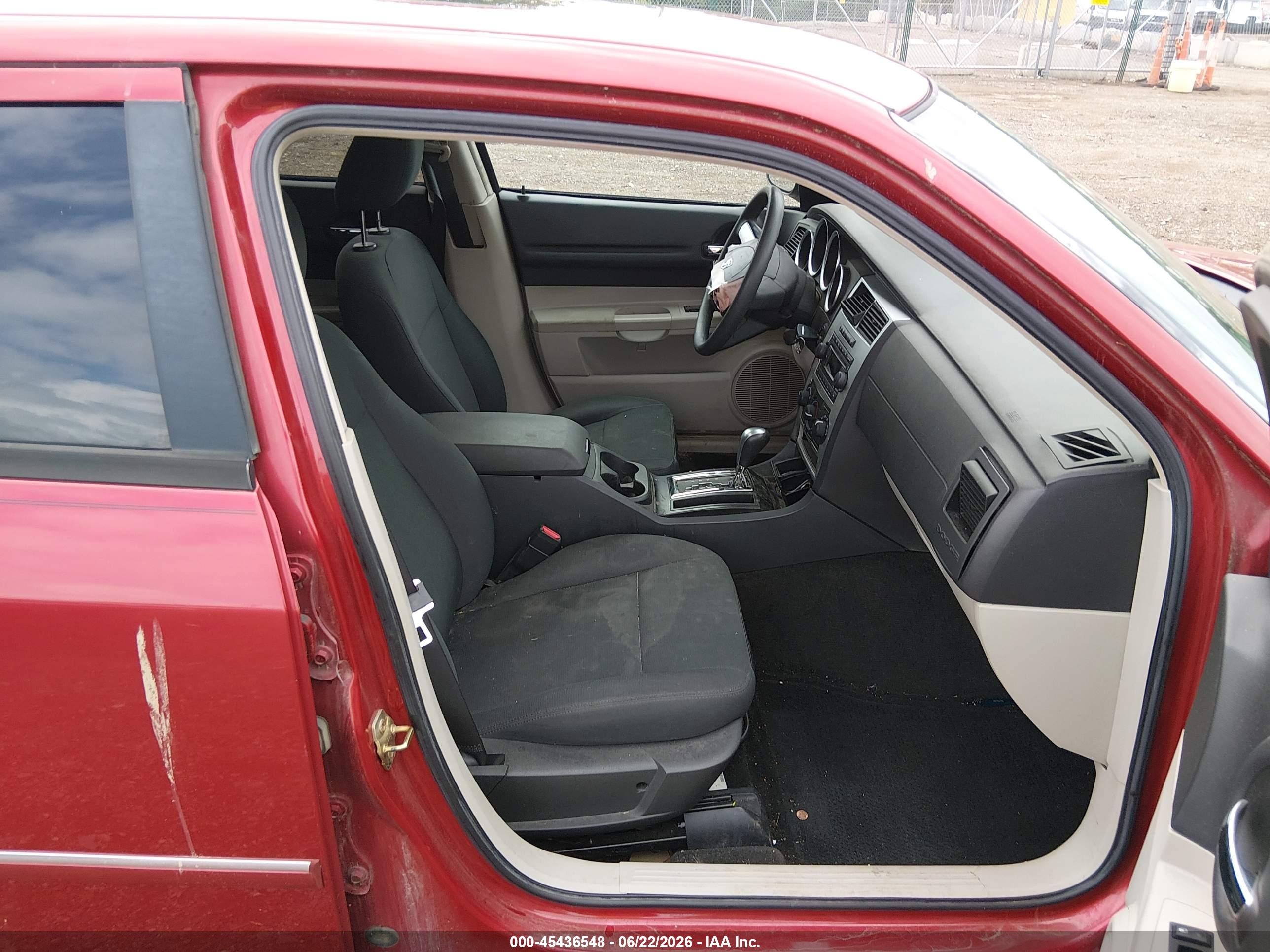 2006 Dodge Magnum   Red vin: 2D4FV47V86H204573