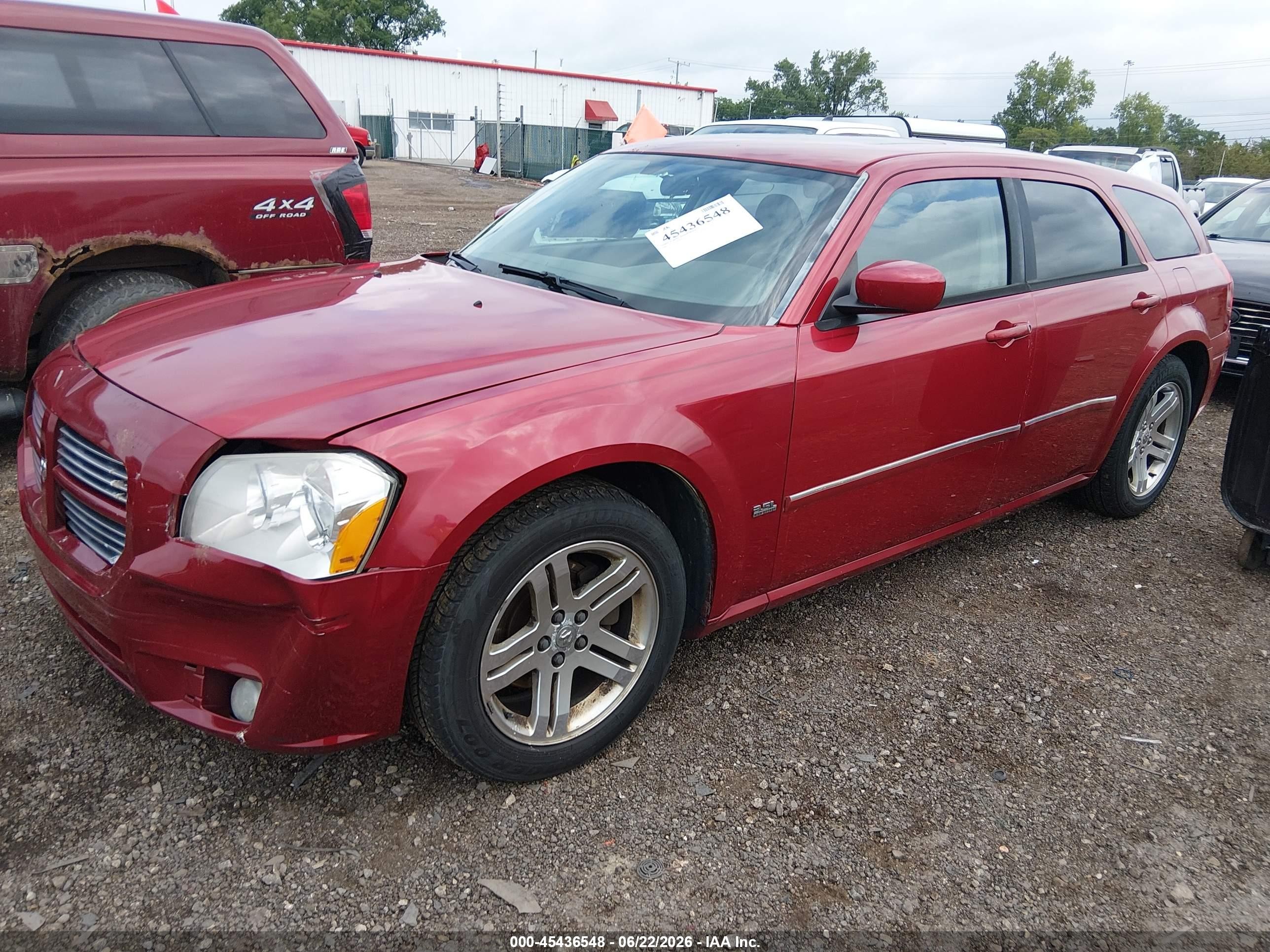2006 Dodge Magnum   Red vin: 2D4FV47V86H204573