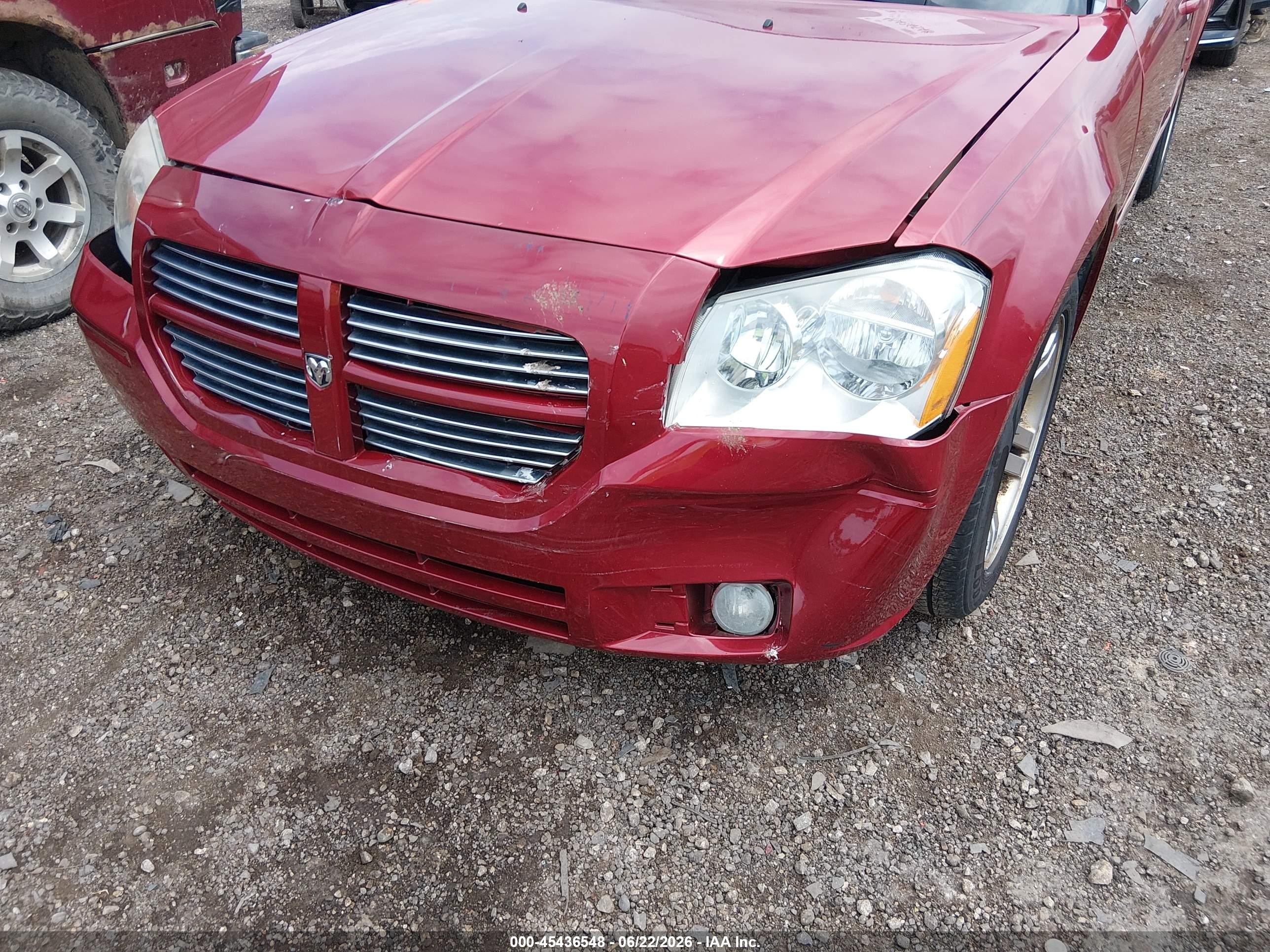 2006 Dodge Magnum   Red vin: 2D4FV47V86H204573