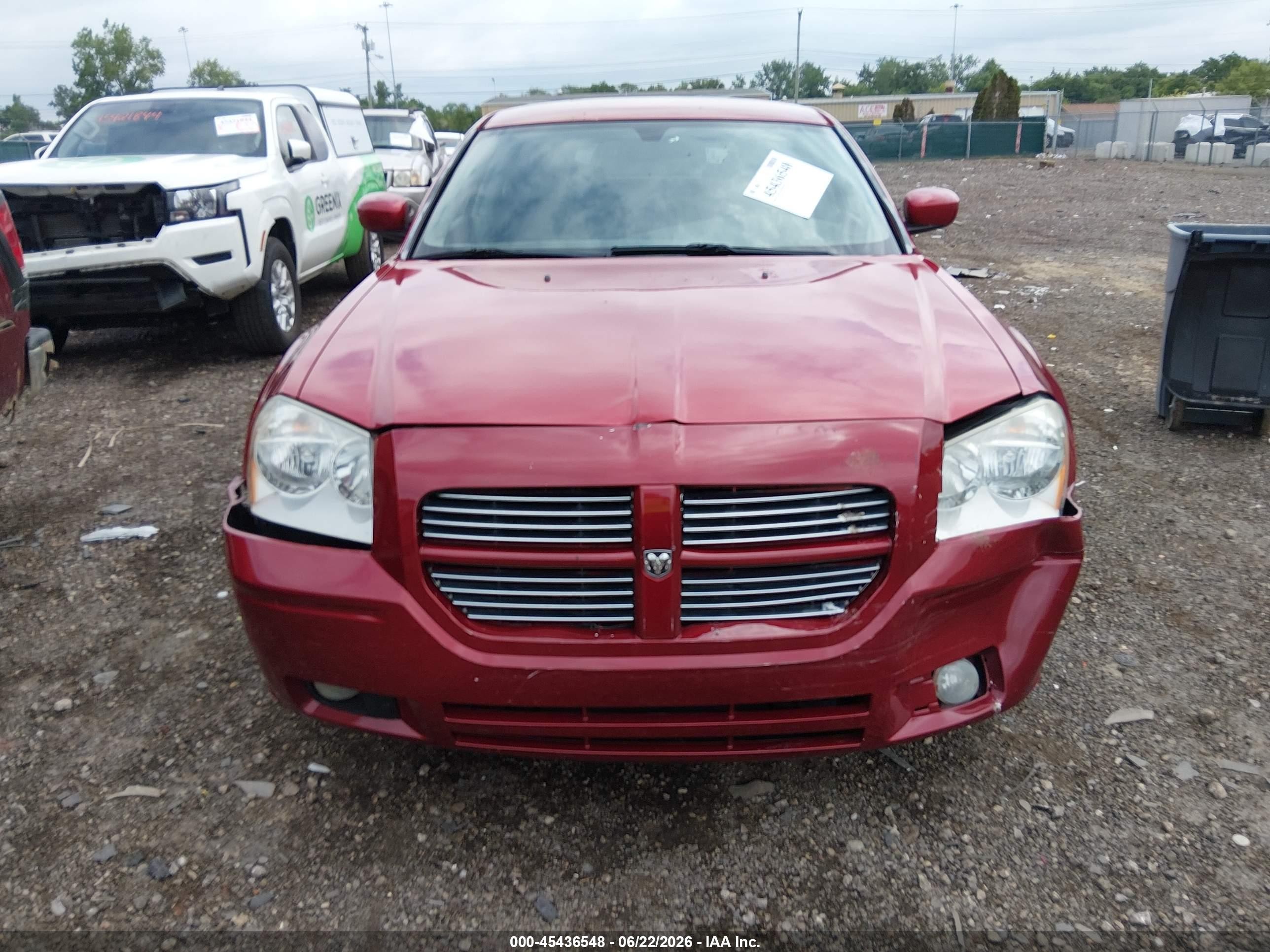 2006 Dodge Magnum   Red vin: 2D4FV47V86H204573