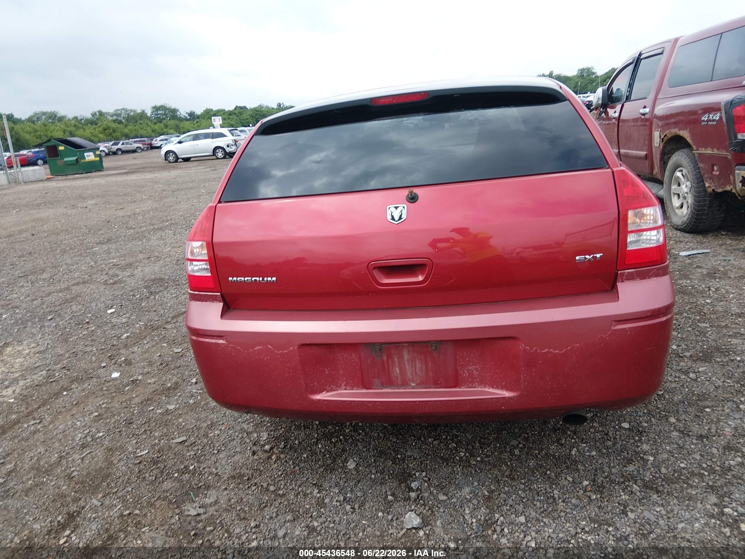 2006 Dodge Magnum   Red vin: 2D4FV47V86H204573
