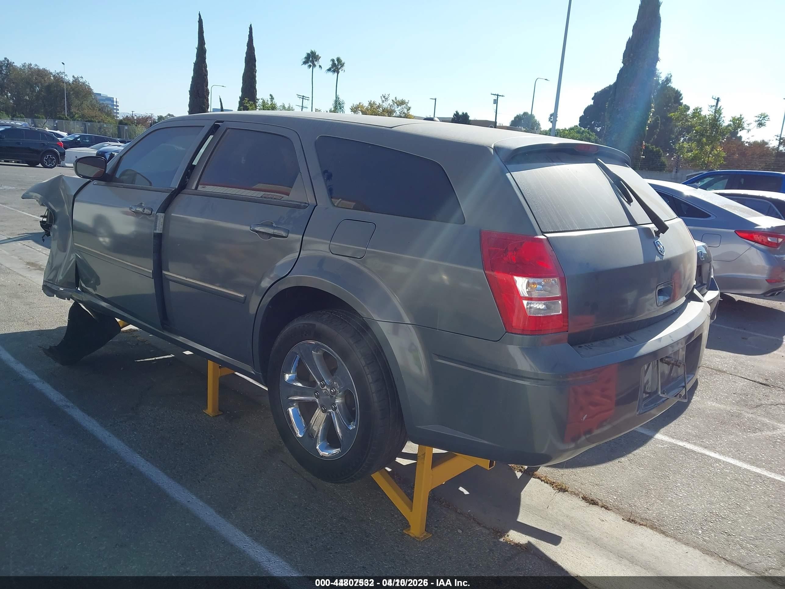 2007 Dodge Magnum   Gray vin: 2D4FV47V87H793500