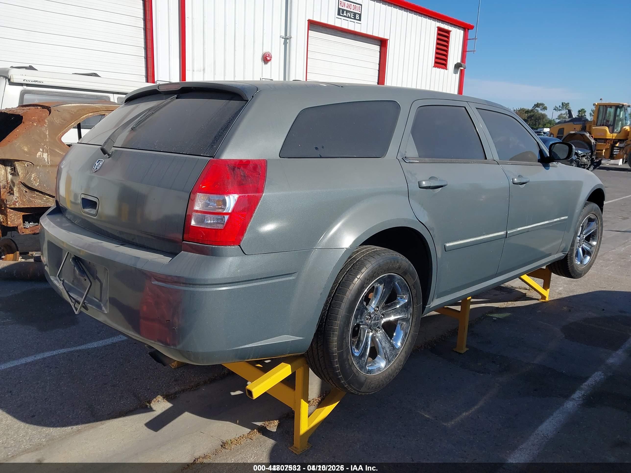 2007 Dodge Magnum   Gray vin: 2D4FV47V87H793500