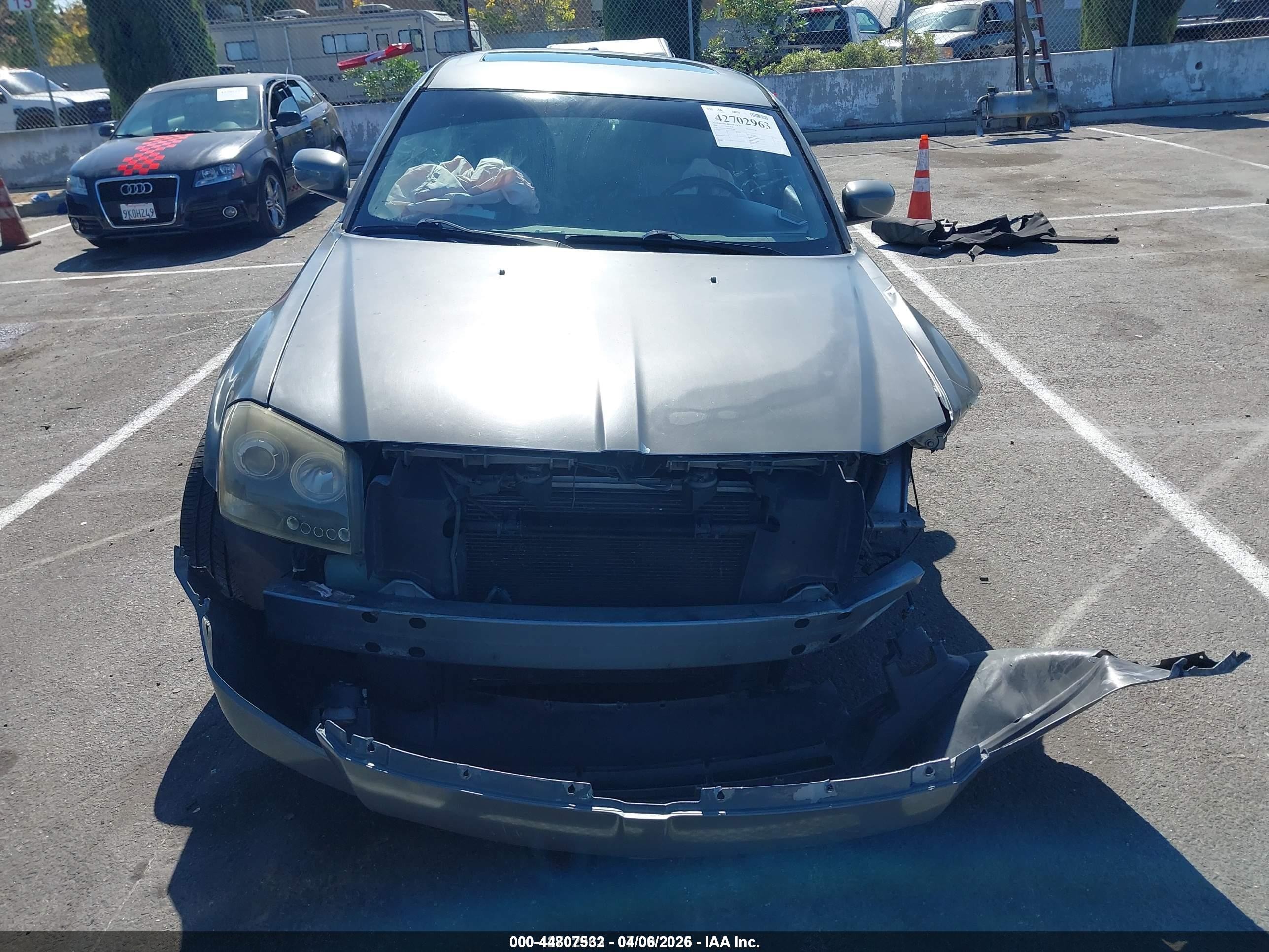 2007 Dodge Magnum   Gray vin: 2D4FV47V87H793500