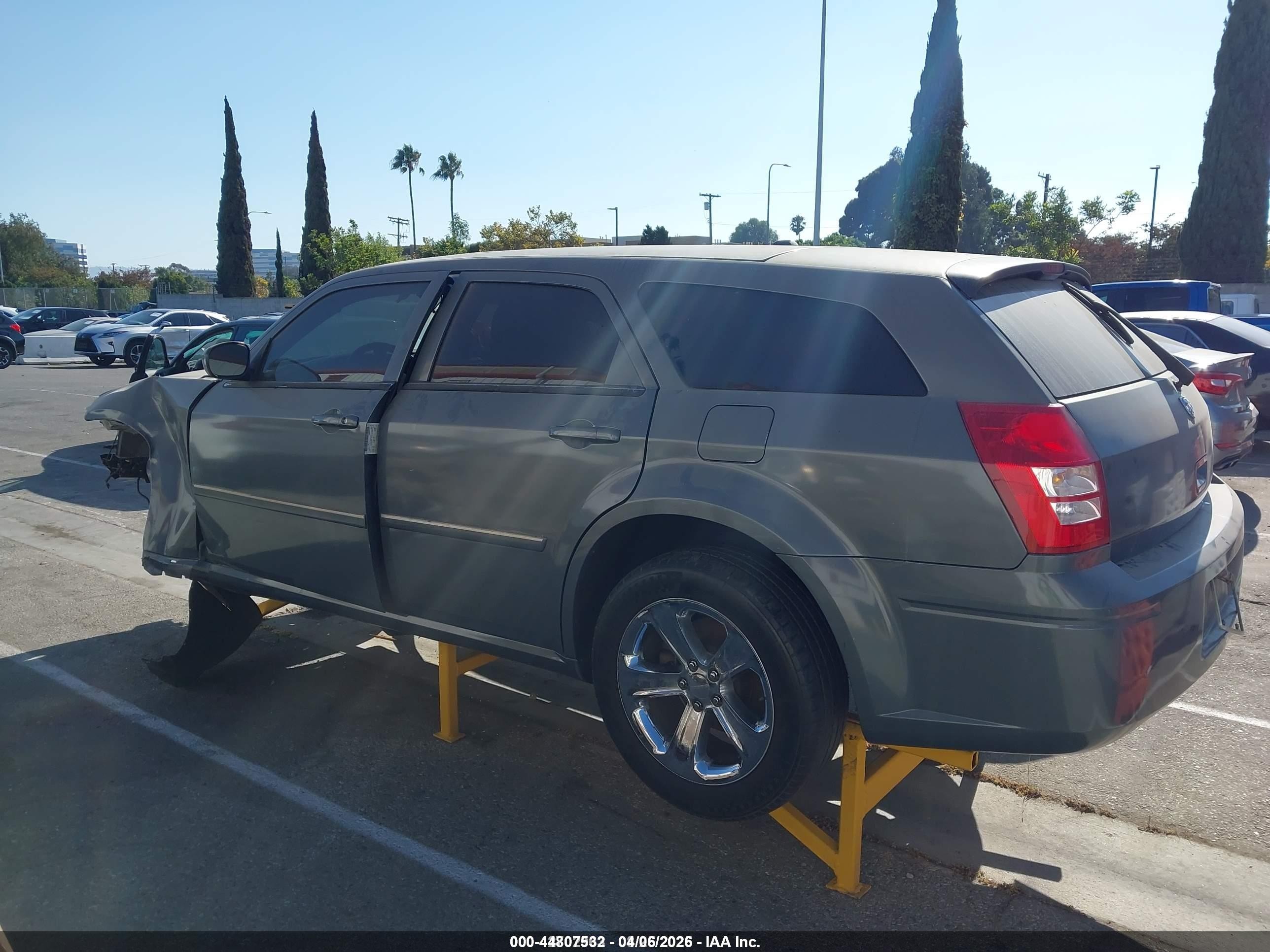 2007 Dodge Magnum   Gray vin: 2D4FV47V87H793500