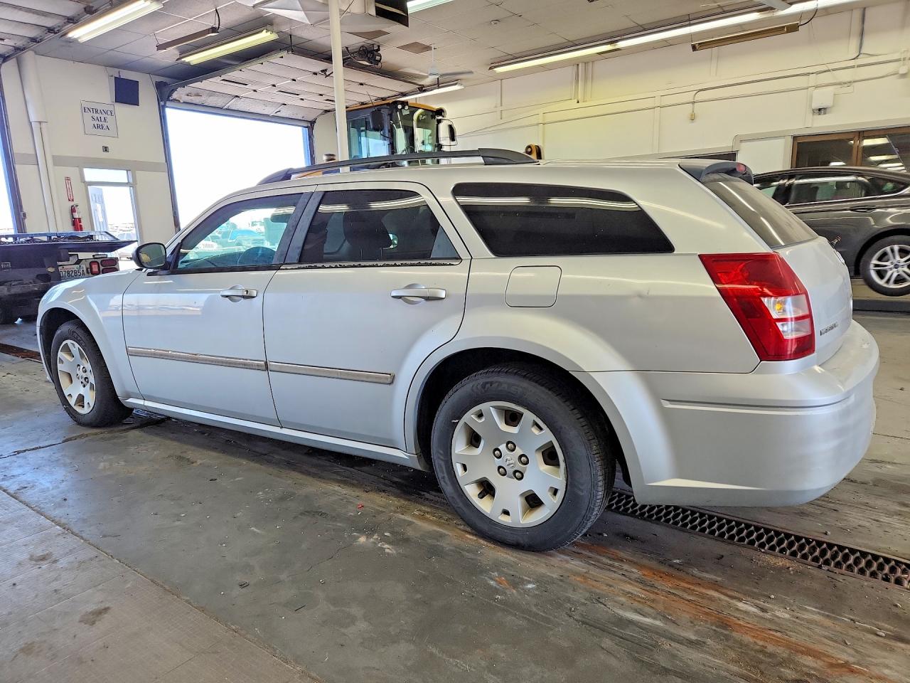 2007 Dodge Magnum Silver vin: 2D4FV47VX7H720645