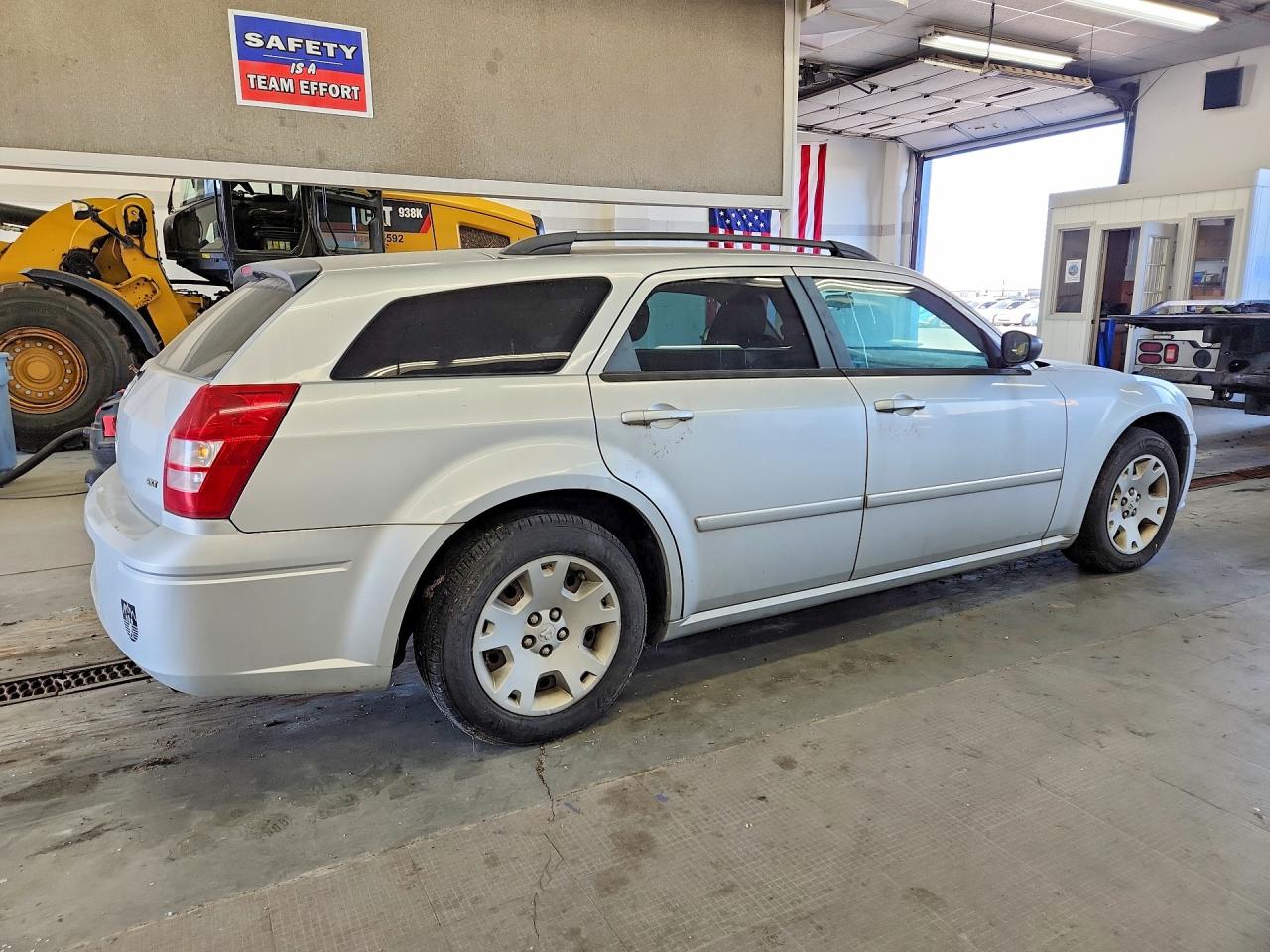 2007 Dodge Magnum Silver vin: 2D4FV47VX7H720645