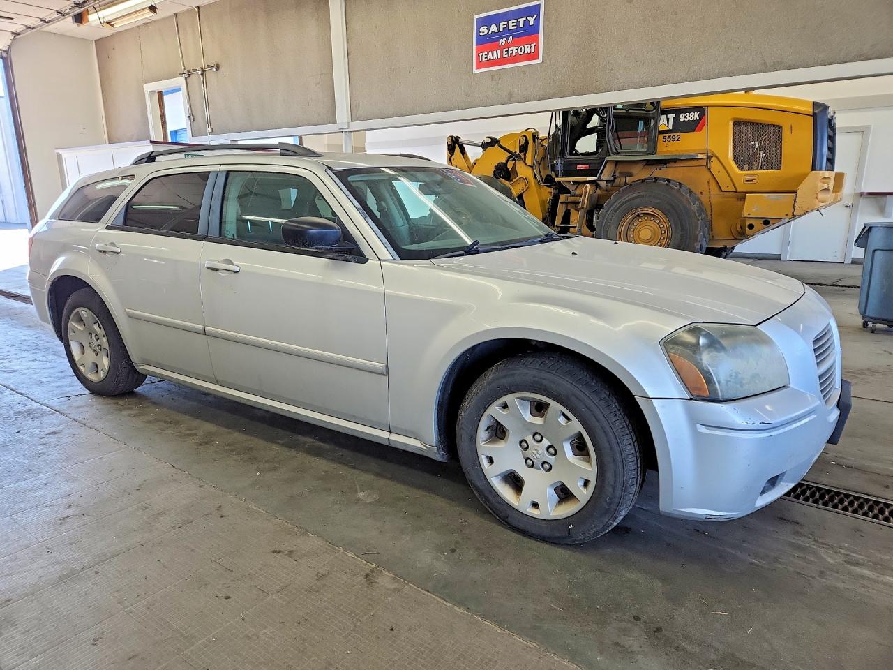 2007 Dodge Magnum Silver vin: 2D4FV47VX7H720645