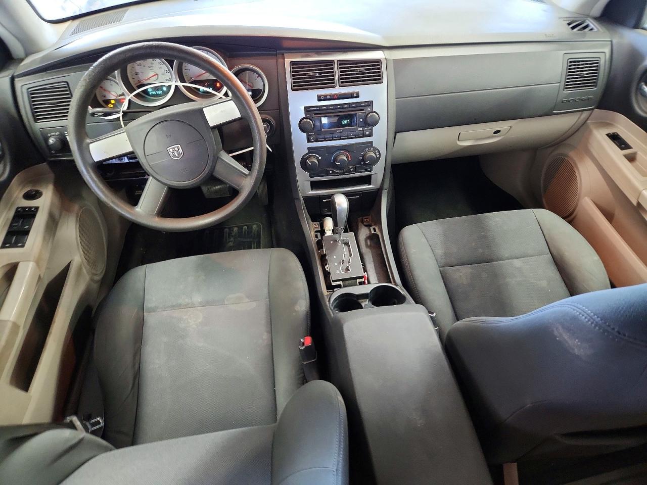 2007 Dodge Magnum Silver vin: 2D4FV47VX7H720645