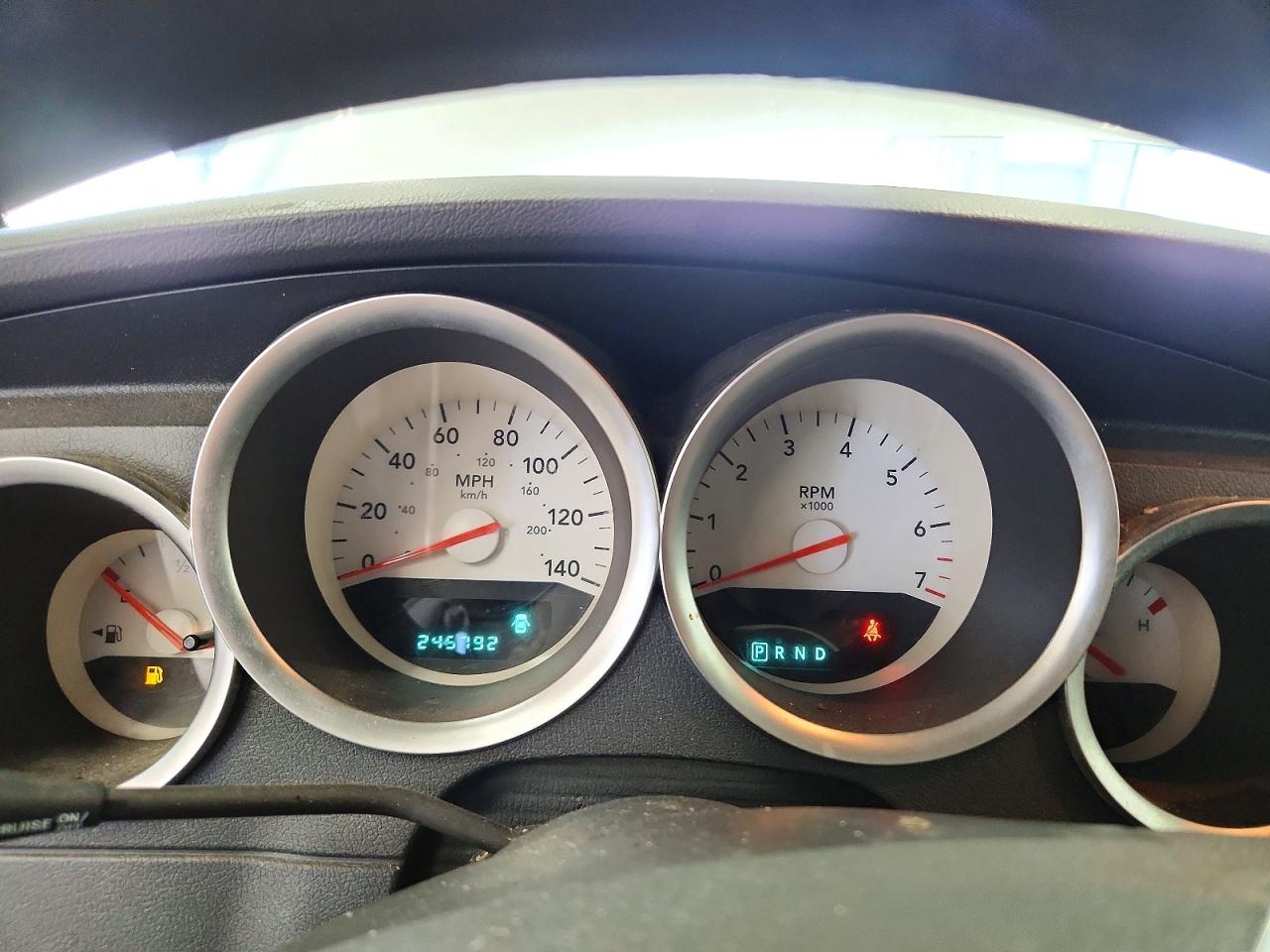 2007 Dodge Magnum Silver vin: 2D4FV47VX7H720645