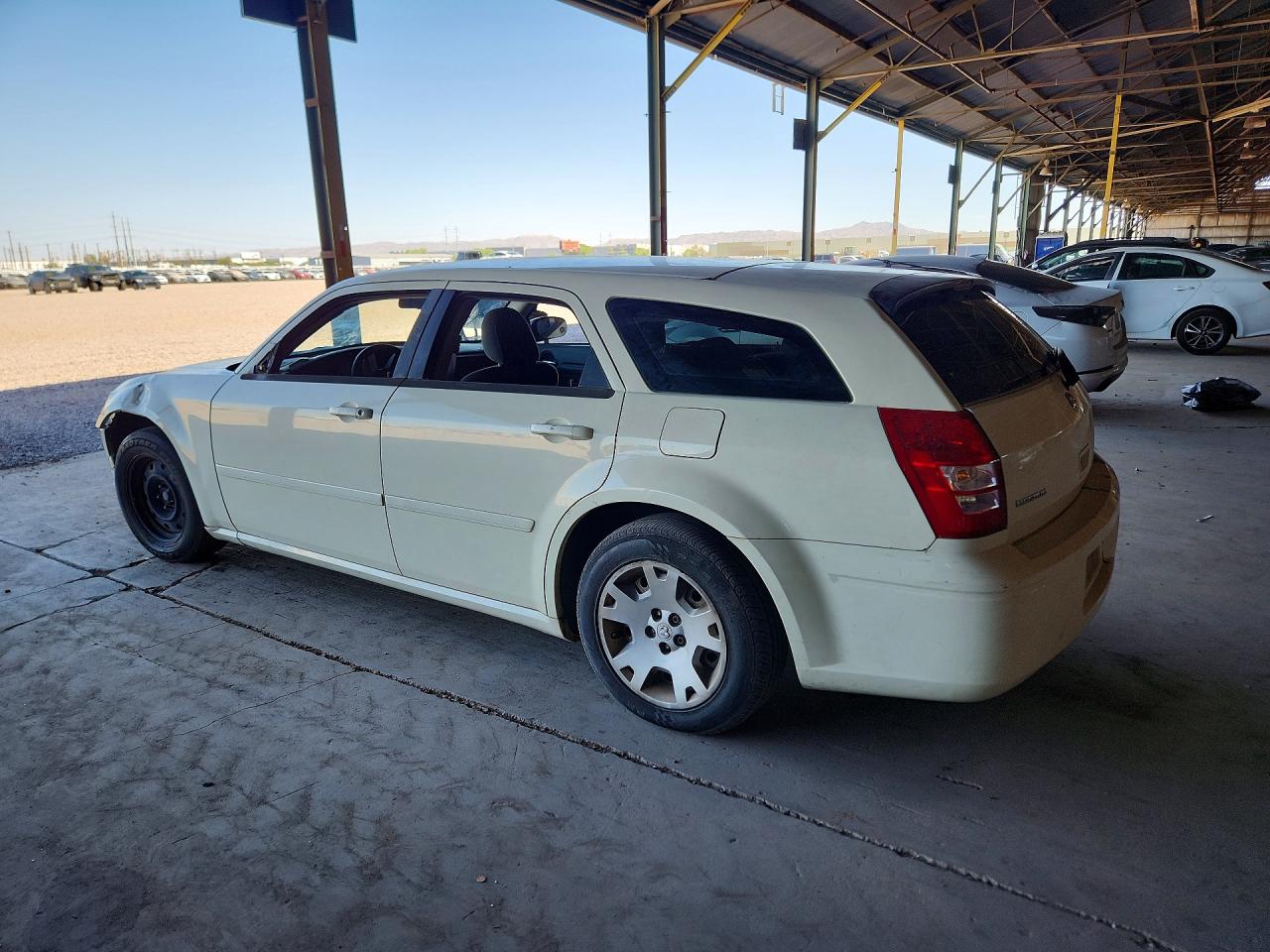 2005 Dodge Magnum Se Cream vin: 2D4FV48T45H598956