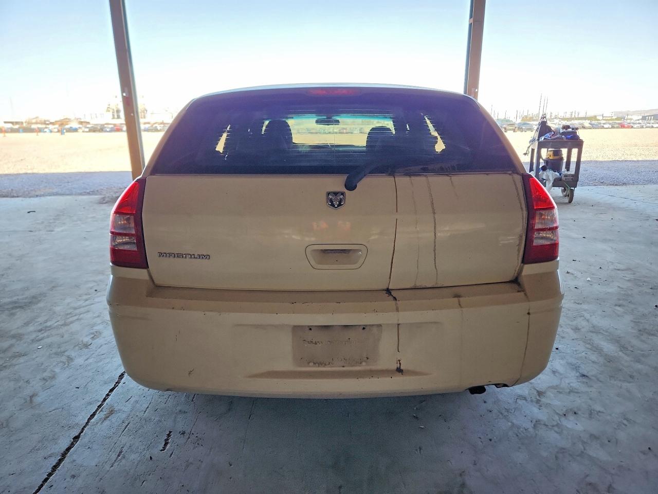 2005 Dodge Magnum Se Cream vin: 2D4FV48T45H598956