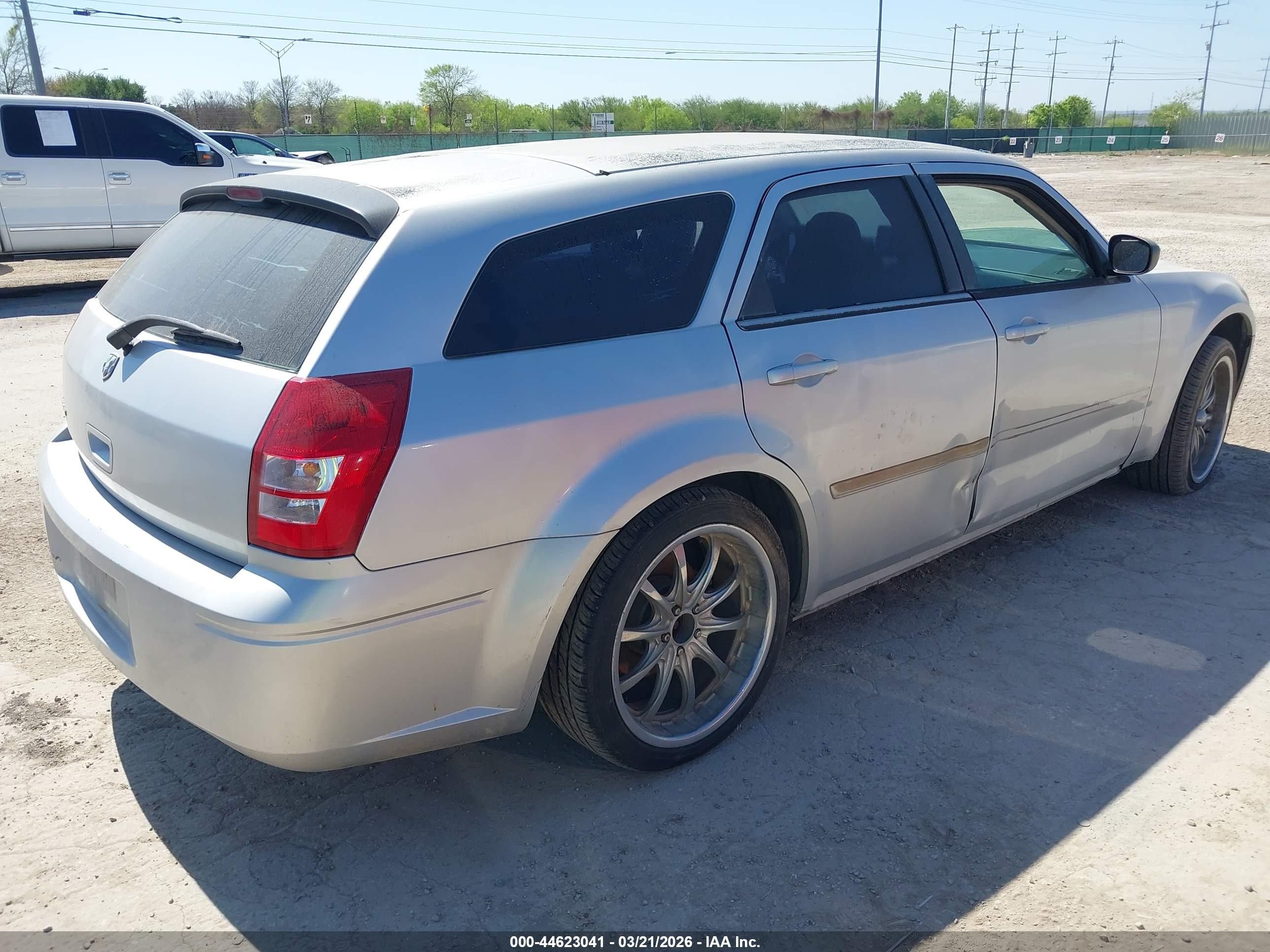 2005 Dodge Magnum Se Silver vin: 2D4FV48T65H621945