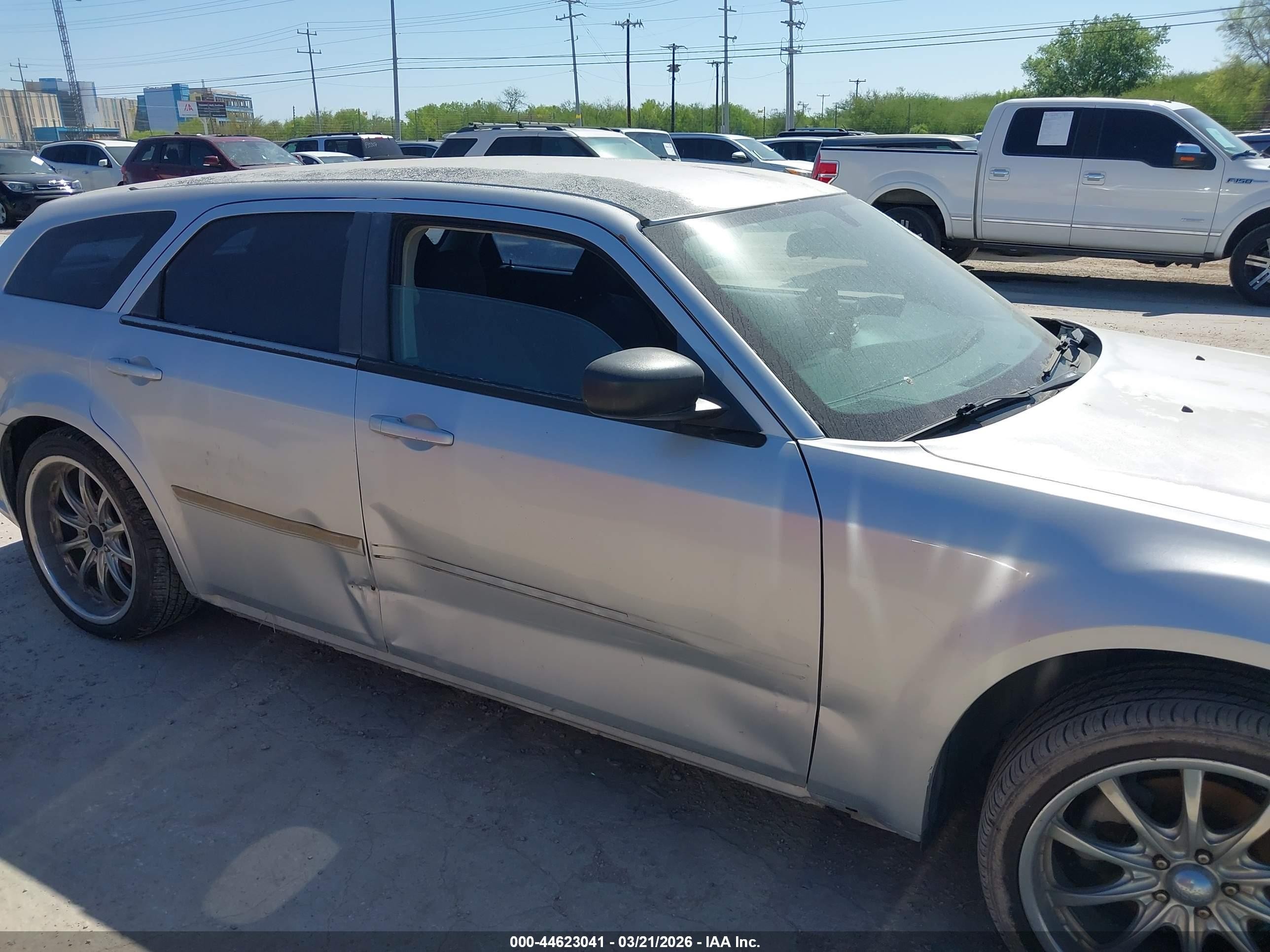 2005 Dodge Magnum Se Silver vin: 2D4FV48T65H621945