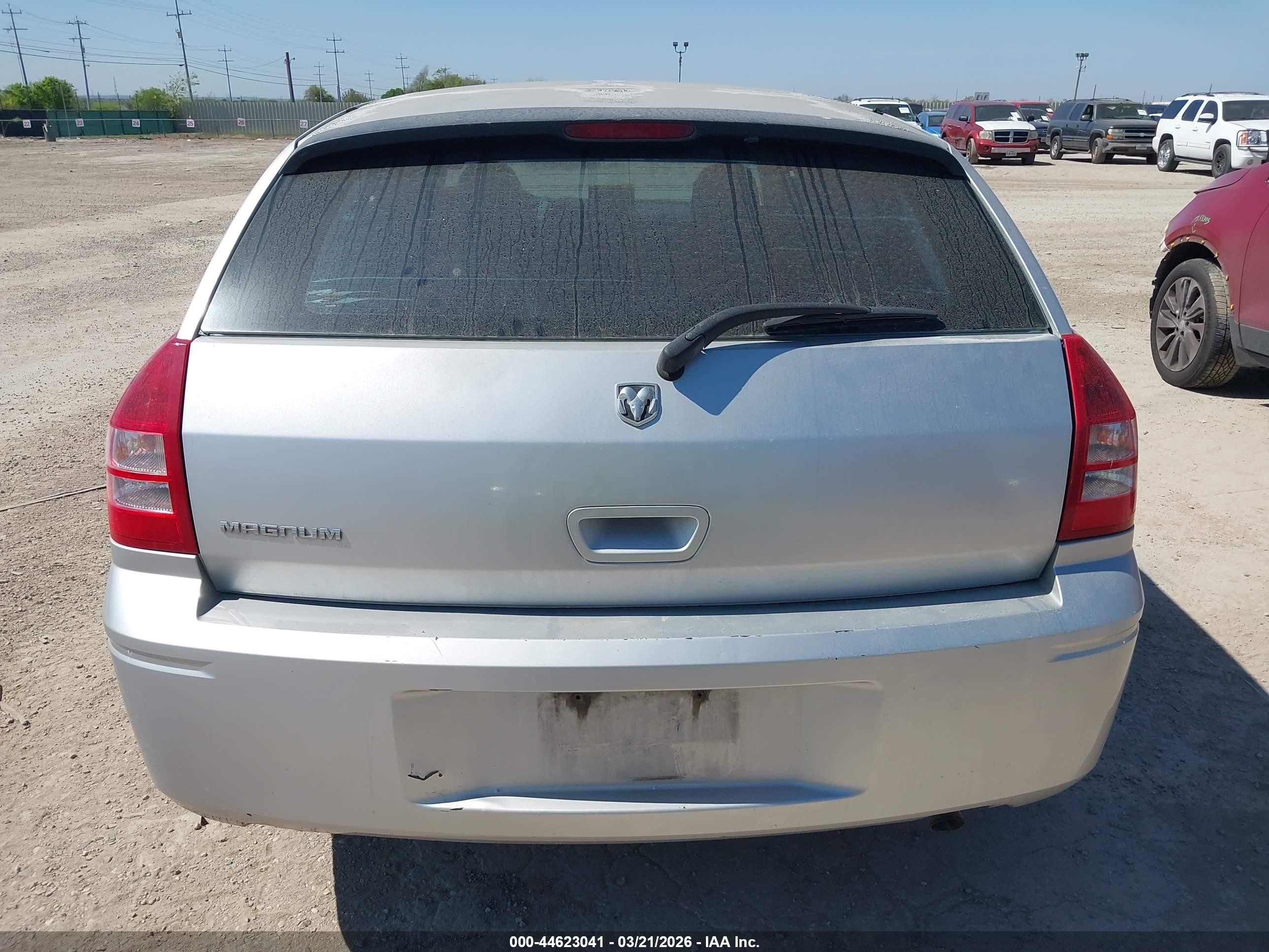 2005 Dodge Magnum Se Silver vin: 2D4FV48T65H621945