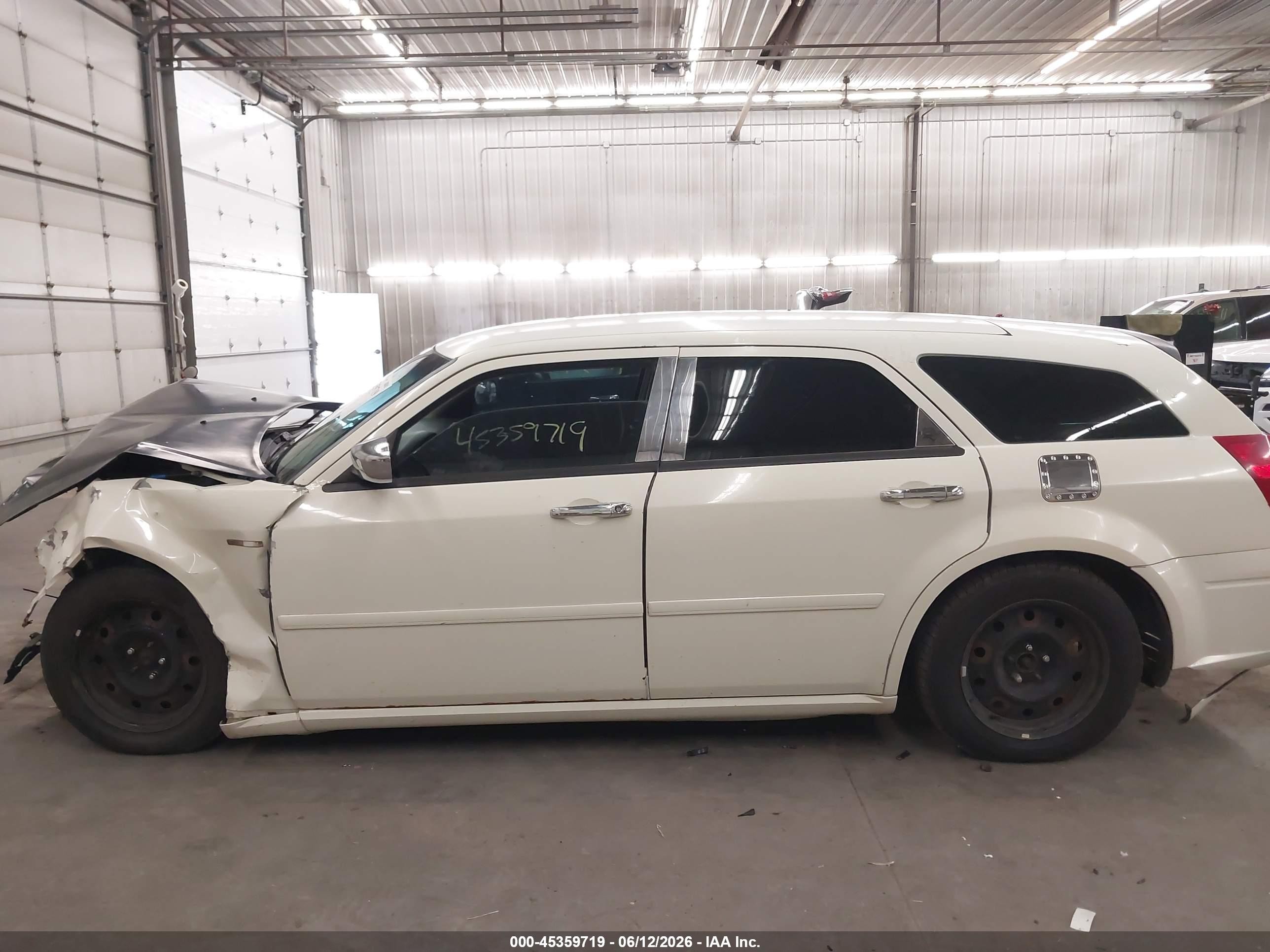 2005 Dodge Magnum Se Beige vin: 2D4FV48T85H628590