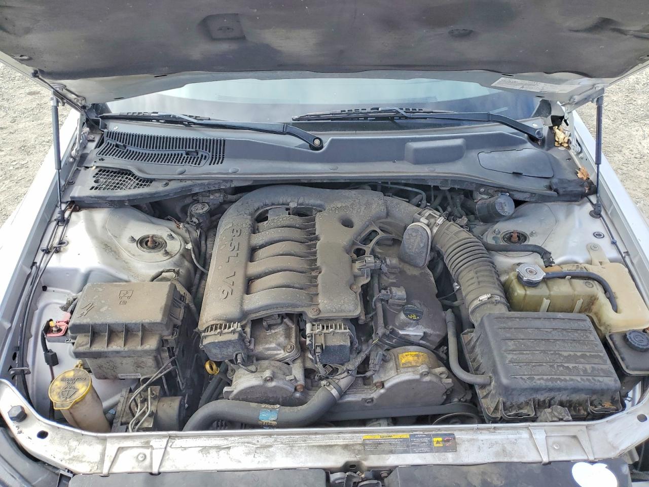 2005 Dodge Magnum Sxt Серебряный vin: 2D4FV48V55H123690