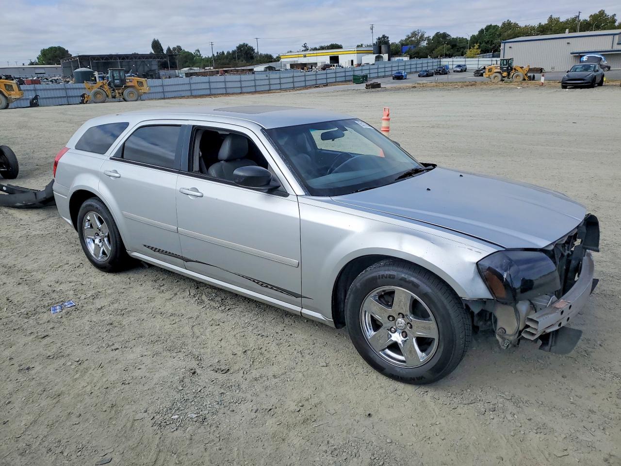 2005 Dodge Magnum Sxt Серебряный vin: 2D4FV48V55H123690
