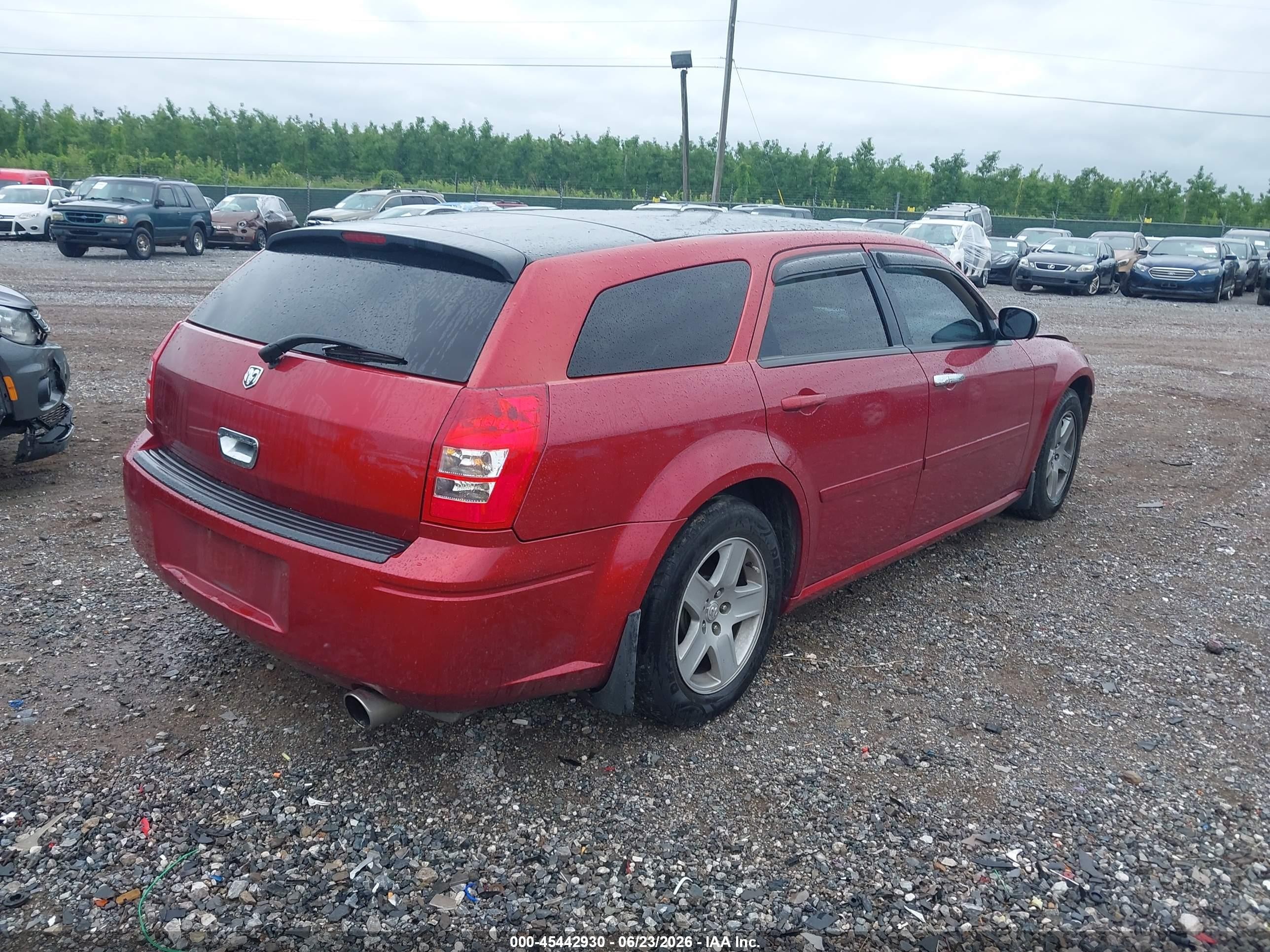 2005 Dodge Magnum Se Red vin: 2D4FV48V55H129327