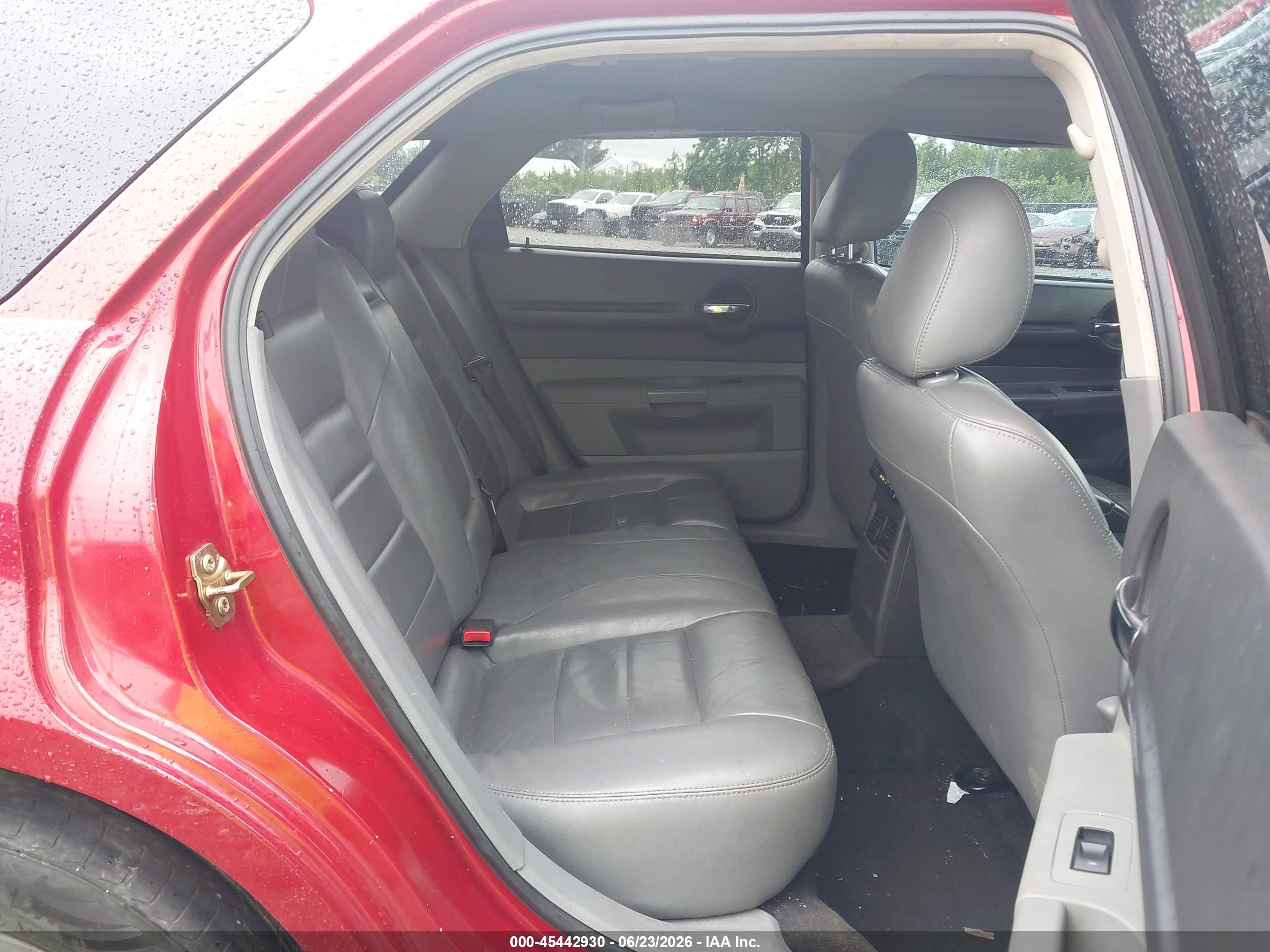 2005 Dodge Magnum Se Red vin: 2D4FV48V55H129327