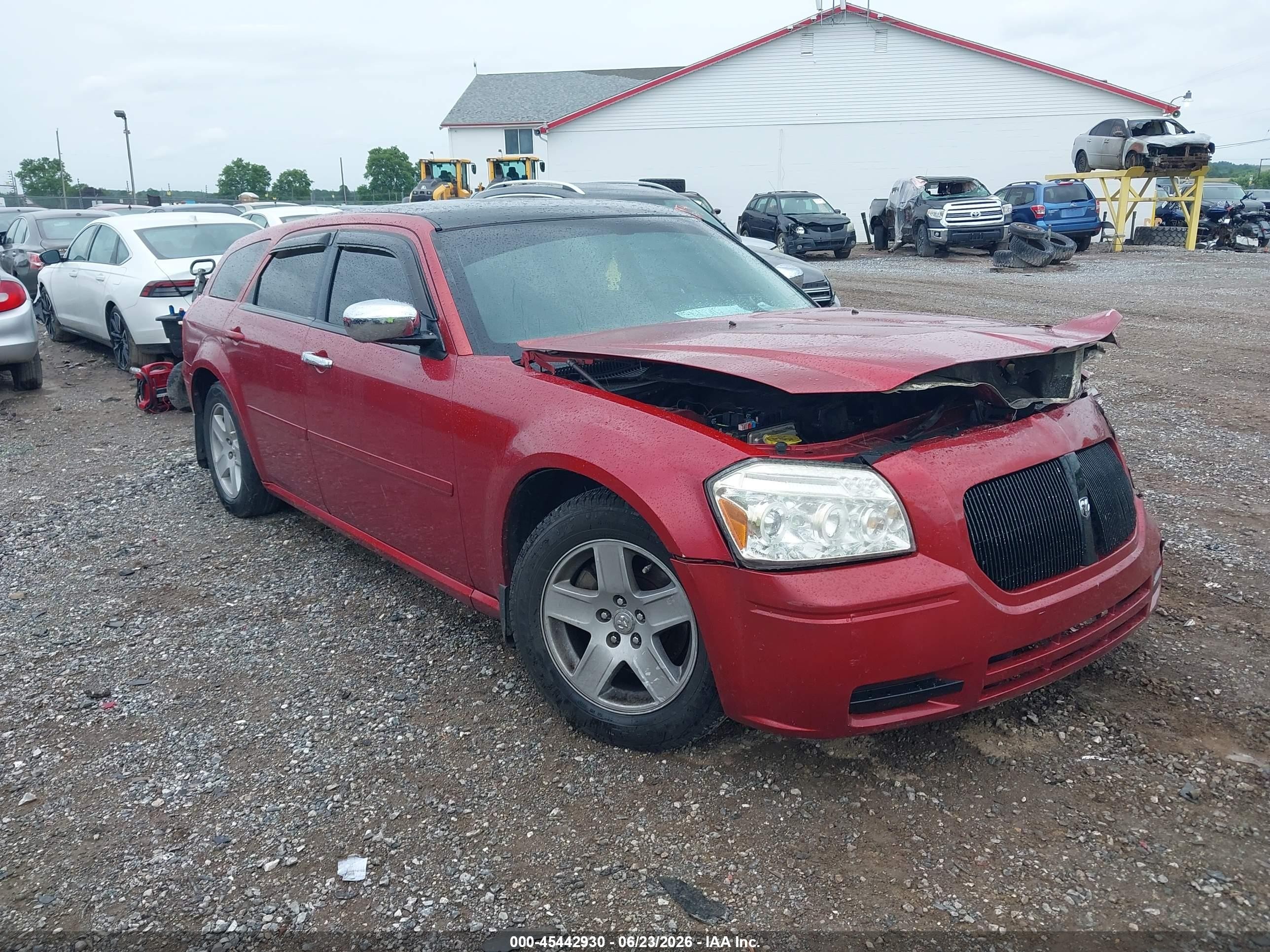 2005 Dodge Magnum Se Red vin: 2D4FV48V55H129327