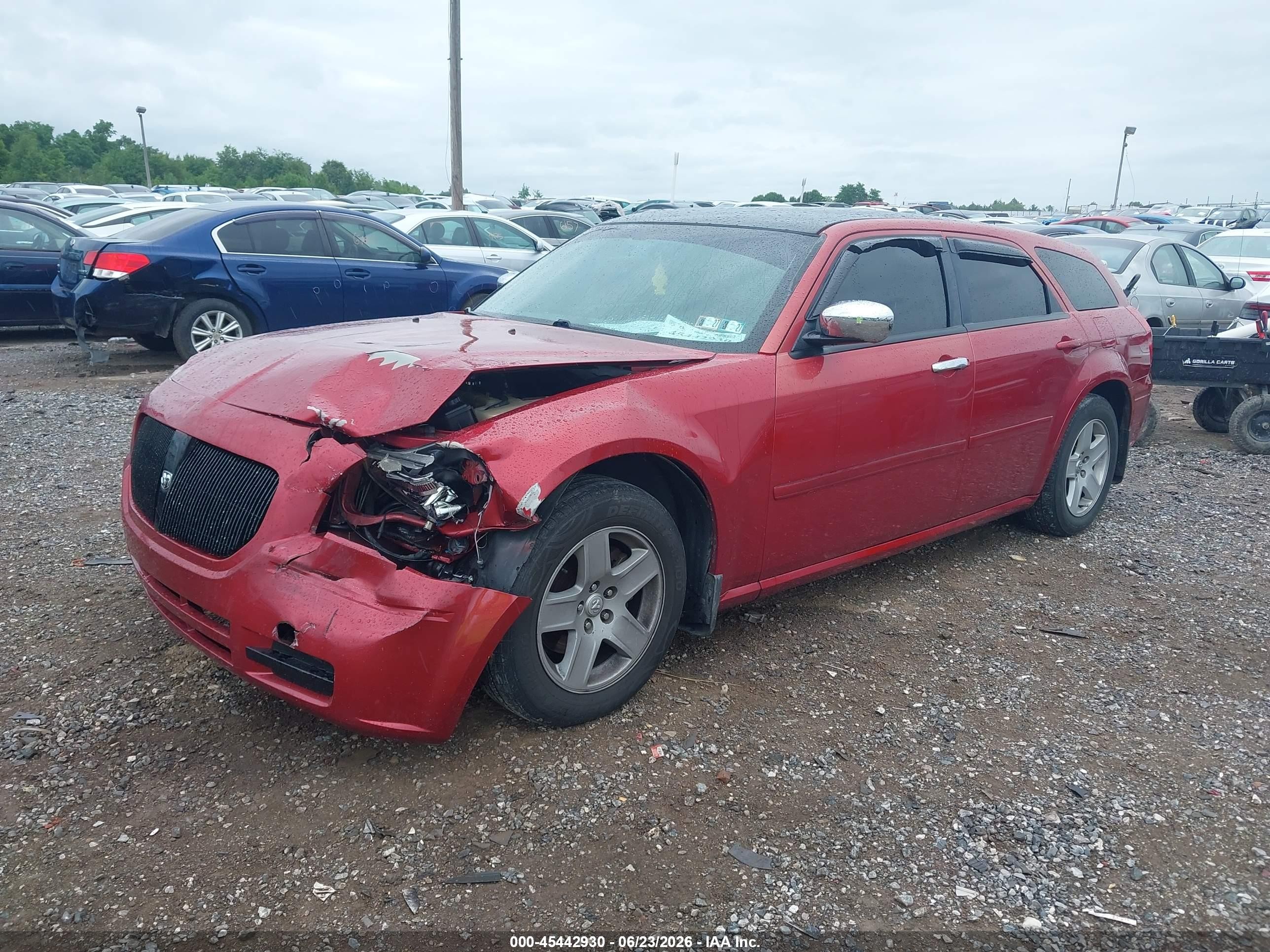 2005 Dodge Magnum Se Red vin: 2D4FV48V55H129327