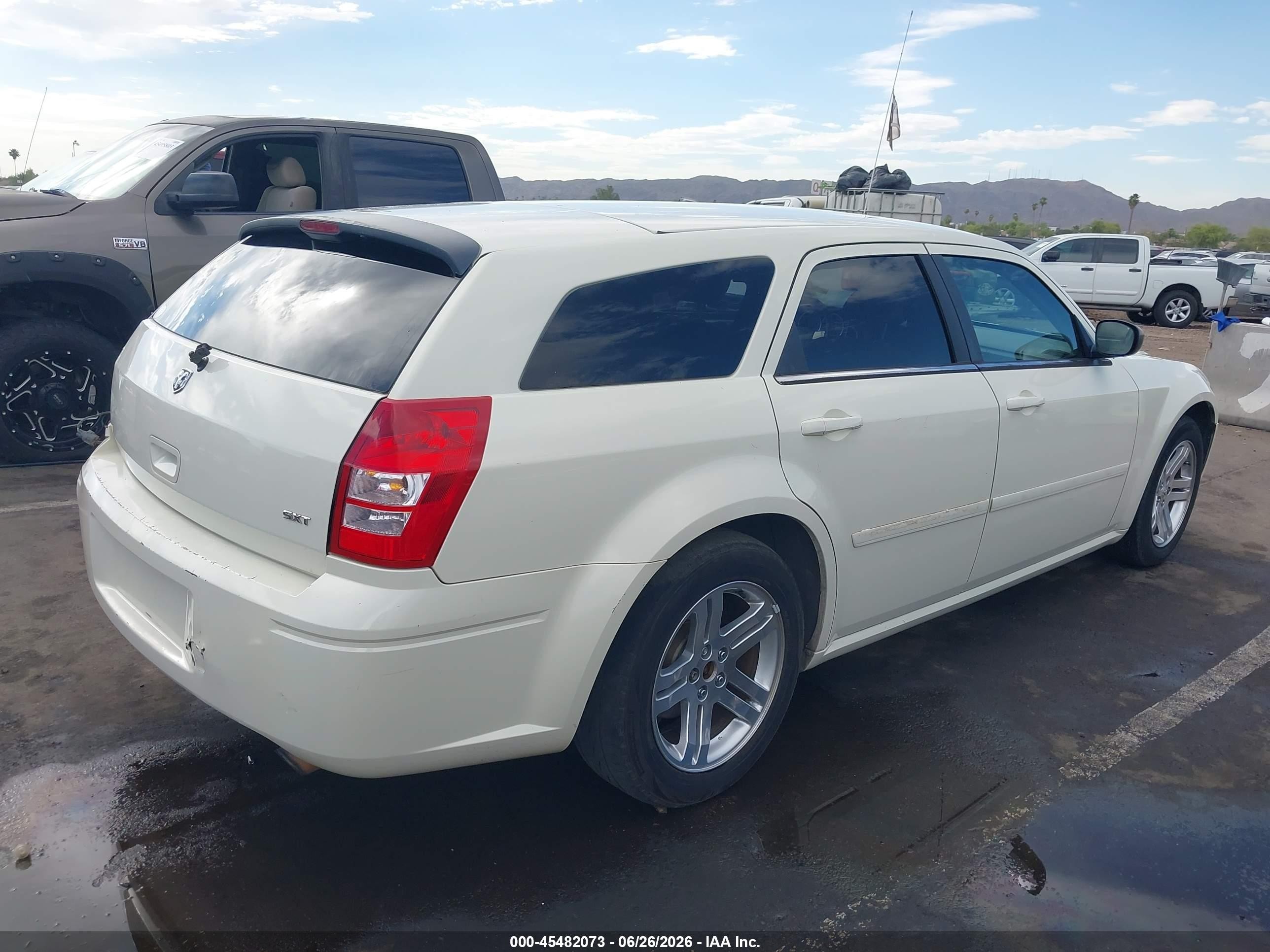 2005 Dodge Magnum Se White vin: 2D4FV48V75H617713