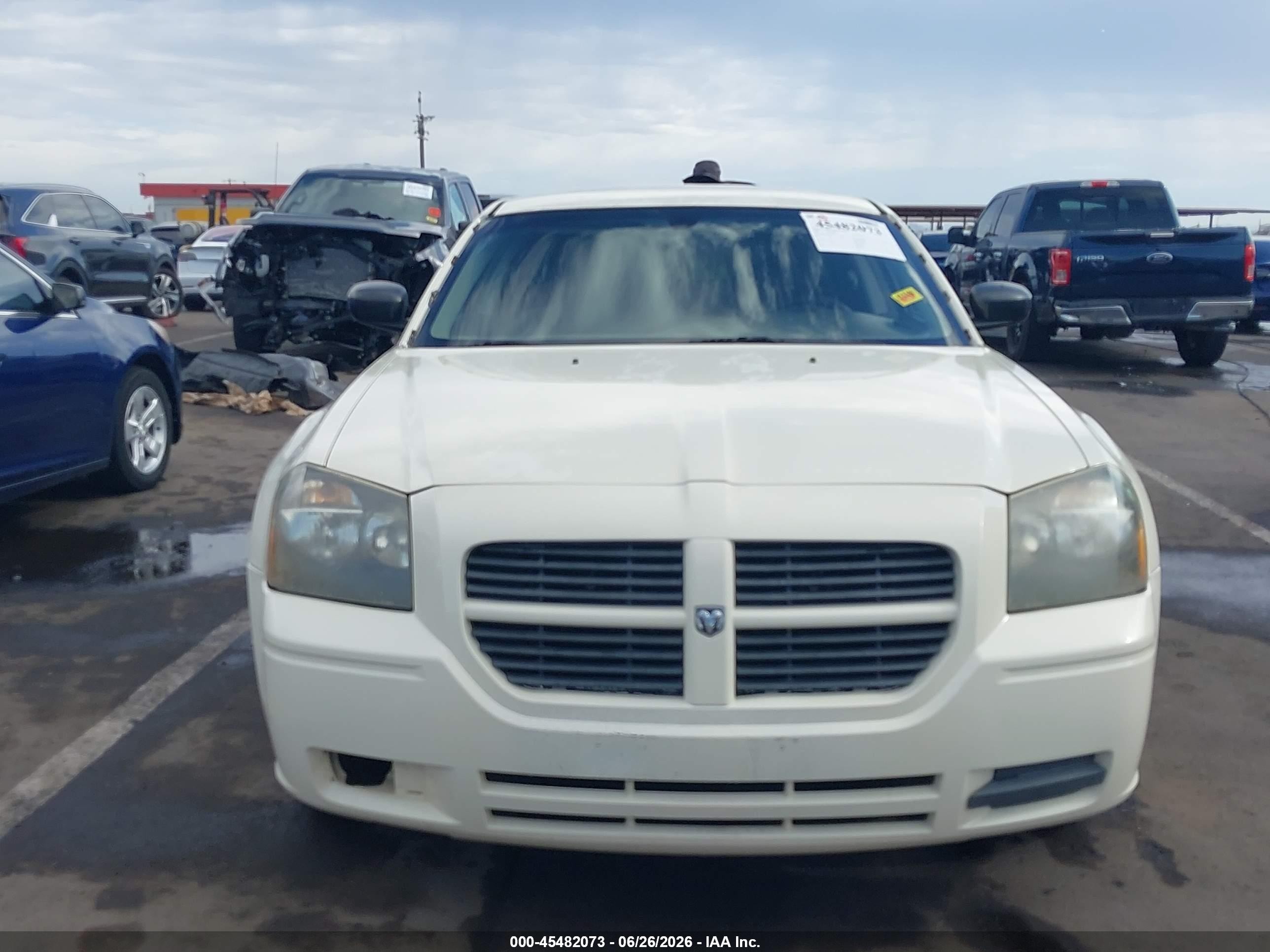 2005 Dodge Magnum Se White vin: 2D4FV48V75H617713