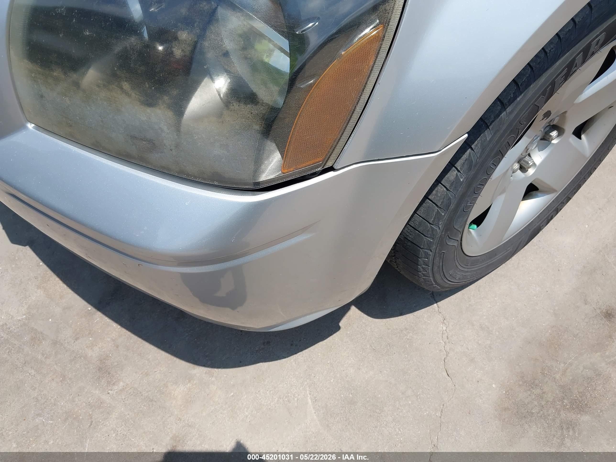 2005 Dodge Magnum   Silver vin: 2D4FV48V95H559264