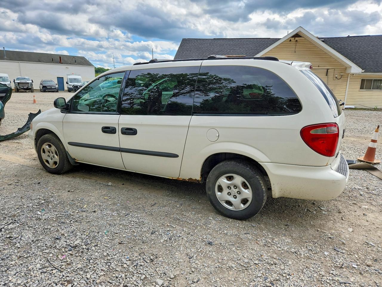 2003 Dodge Grand Caravan Se White vin: 2D4GP24353R177733
