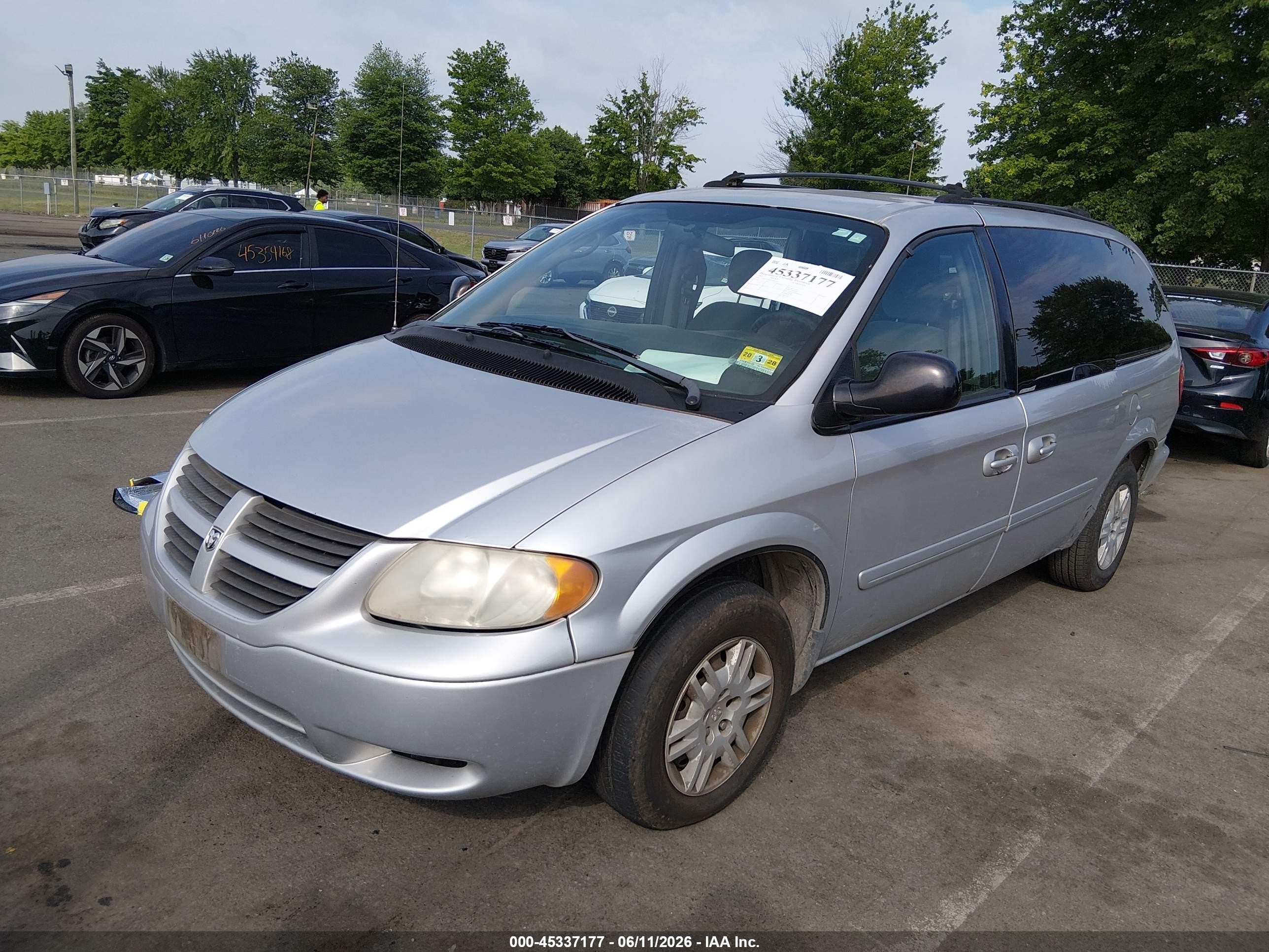 2005 Dodge Grand Caravan Se Silver vin: 2D4GP24R05R144534