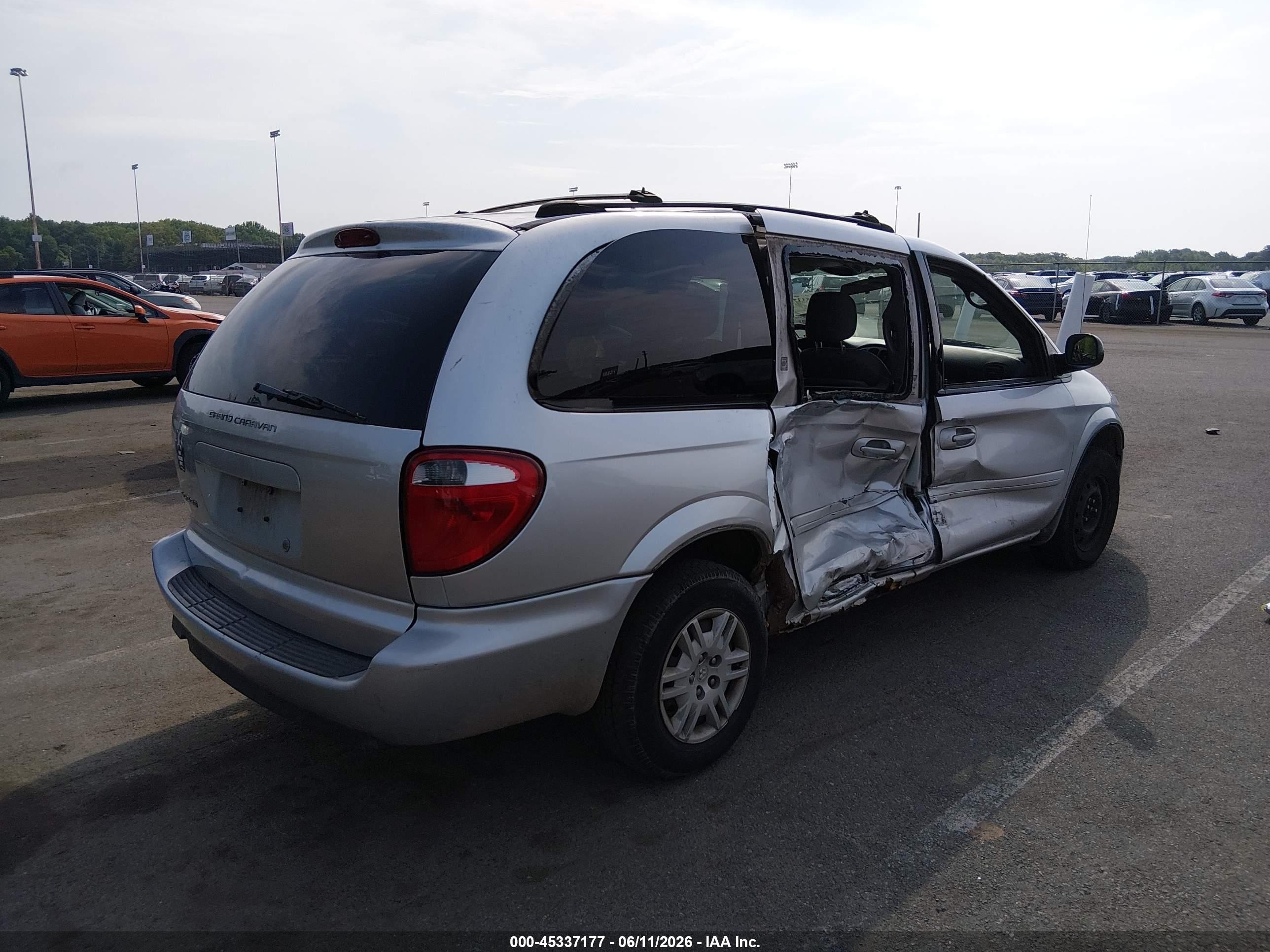 2005 Dodge Grand Caravan Se Silver vin: 2D4GP24R05R144534