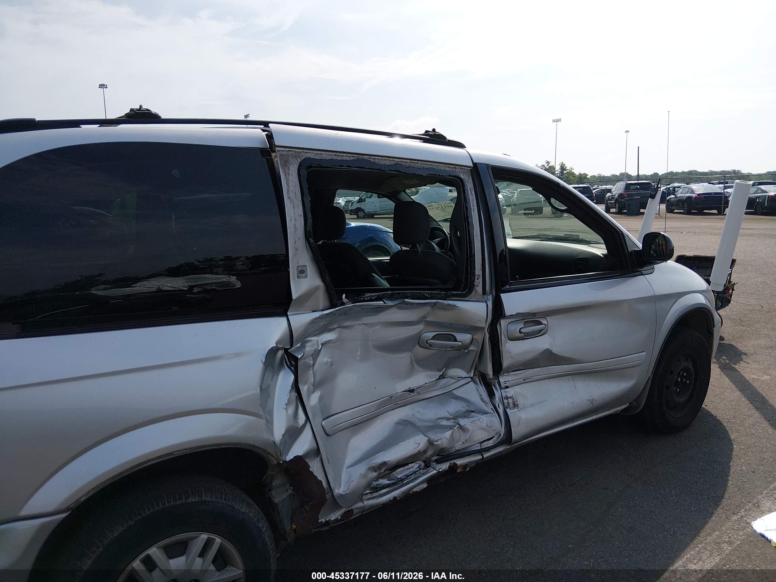 2005 Dodge Grand Caravan Se Silver vin: 2D4GP24R05R144534