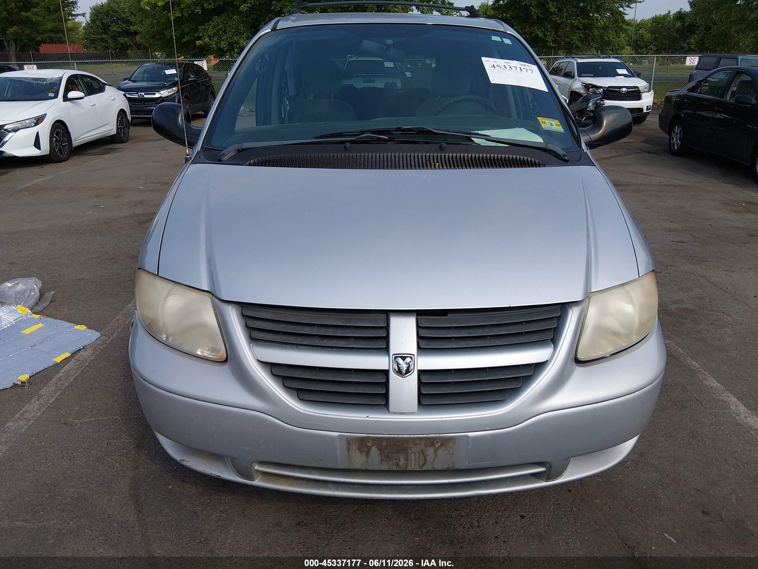 2005 Dodge Grand Caravan Se Silver vin: 2D4GP24R05R144534