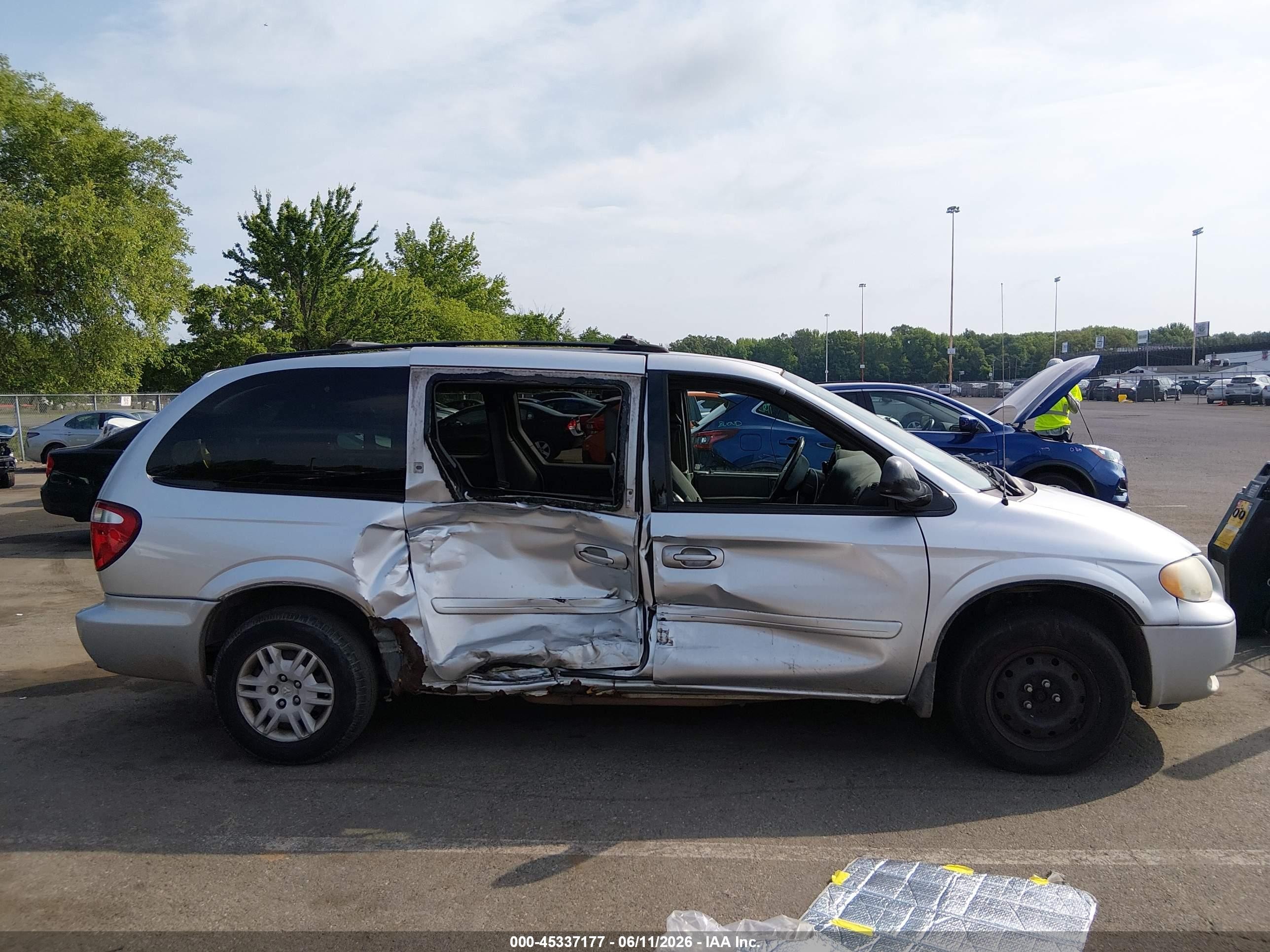 2005 Dodge Grand Caravan Se Silver vin: 2D4GP24R05R144534