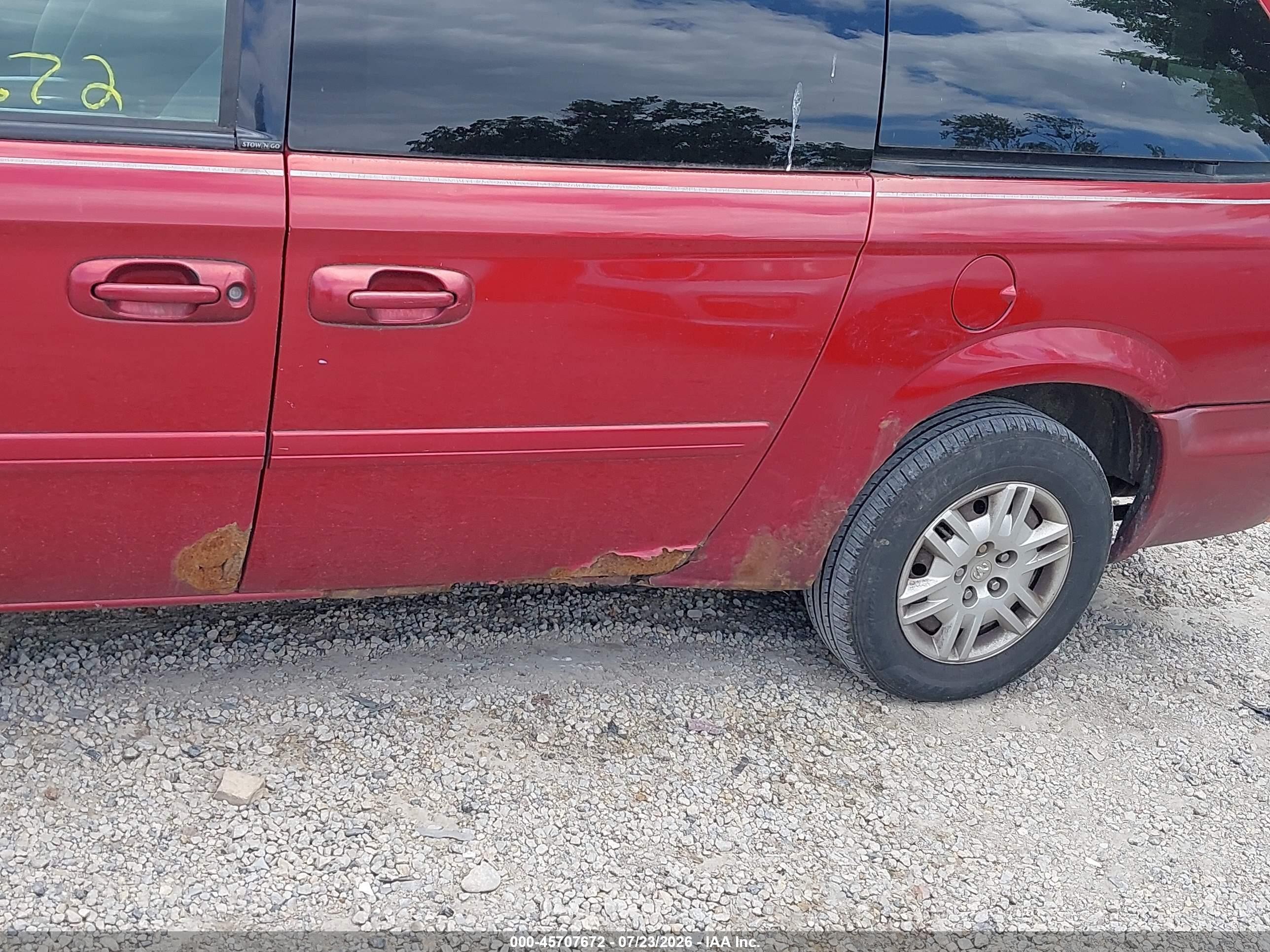 2005 Dodge Grand Caravan Se Red vin: 2D4GP24R05R296023