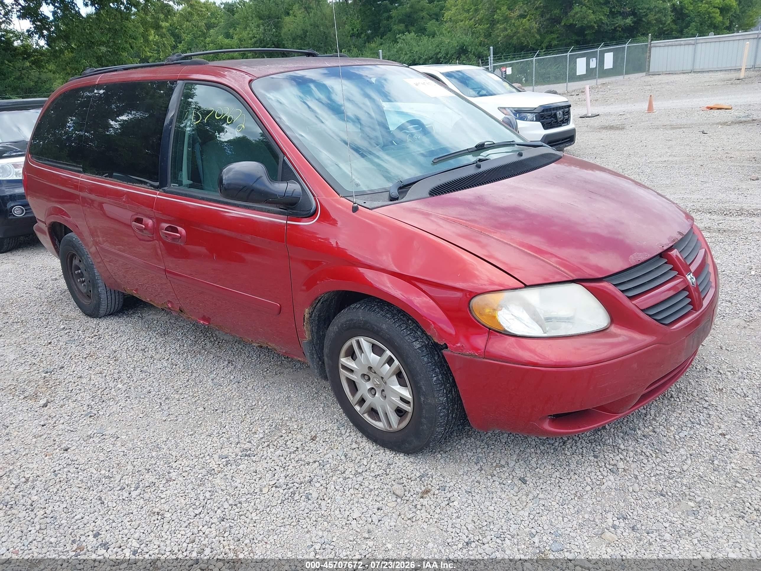 2005 Dodge Grand Caravan Se Red vin: 2D4GP24R05R296023