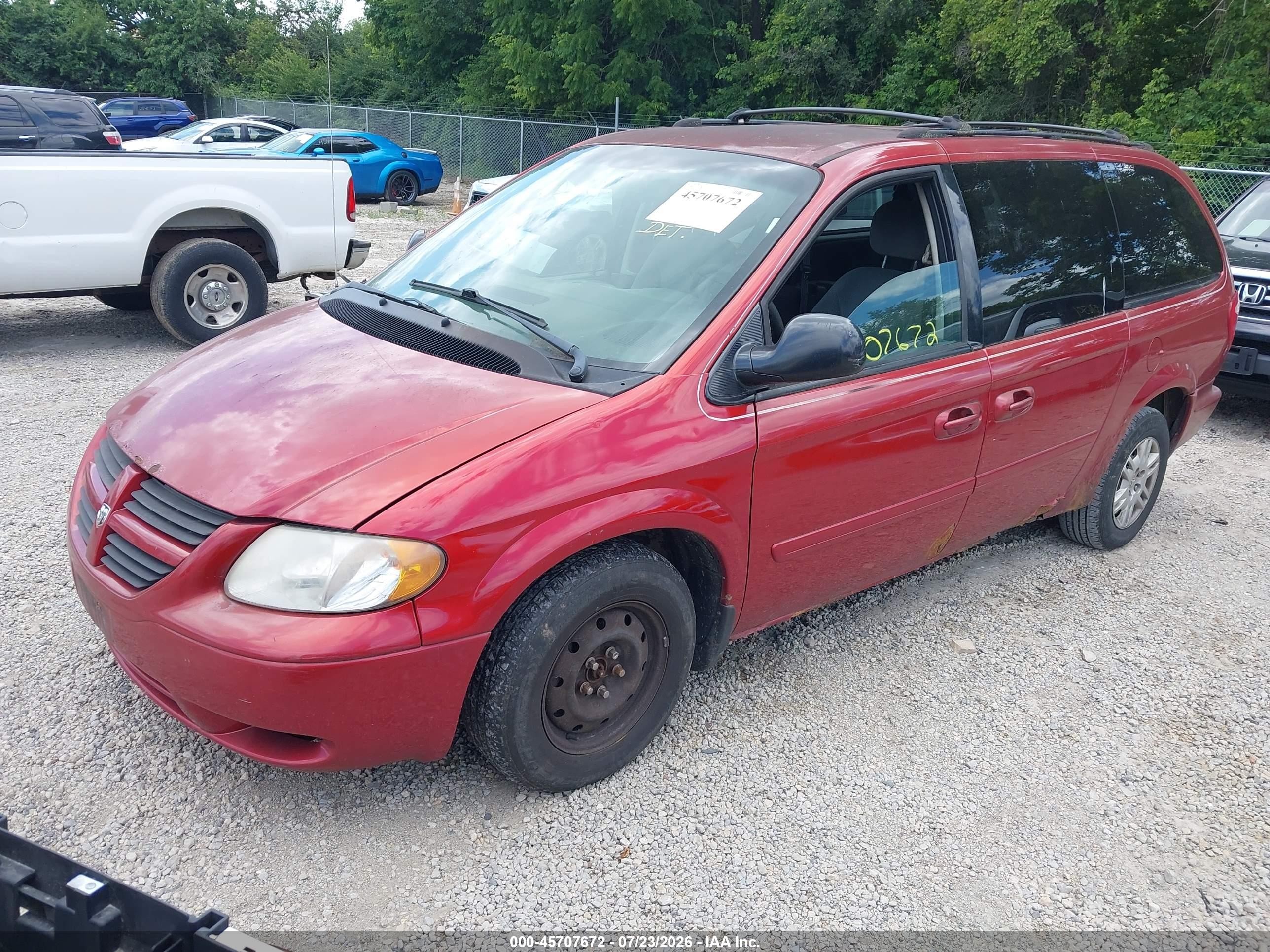 2005 Dodge Grand Caravan Se Red vin: 2D4GP24R05R296023