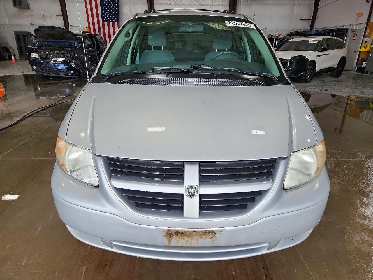 2005 Dodge Grand Caravan Se Silver vin: 2D4GP24R15R268957