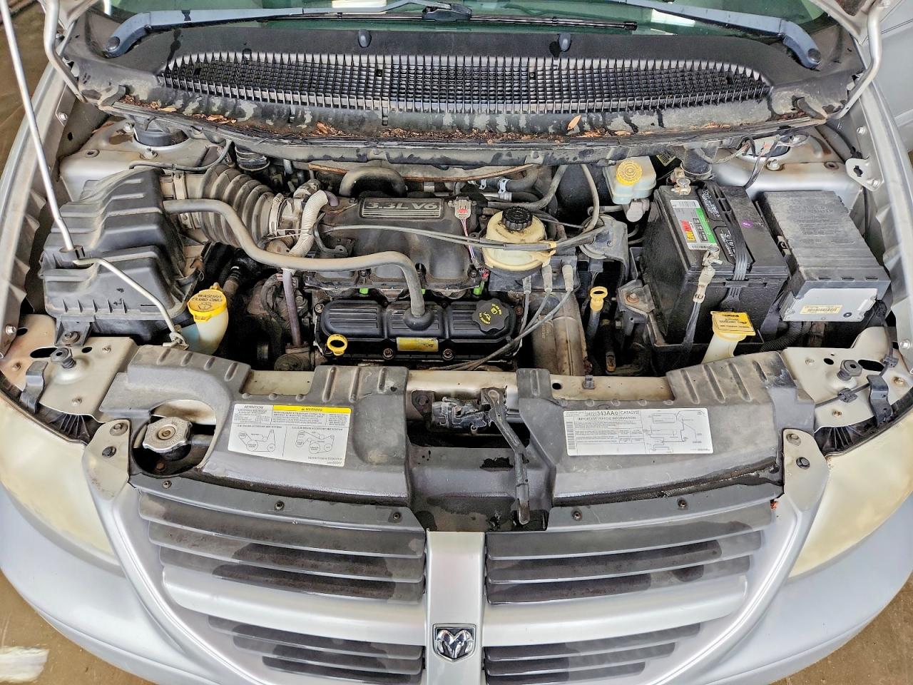 2005 Dodge Grand Caravan Se Silver vin: 2D4GP24R15R268957