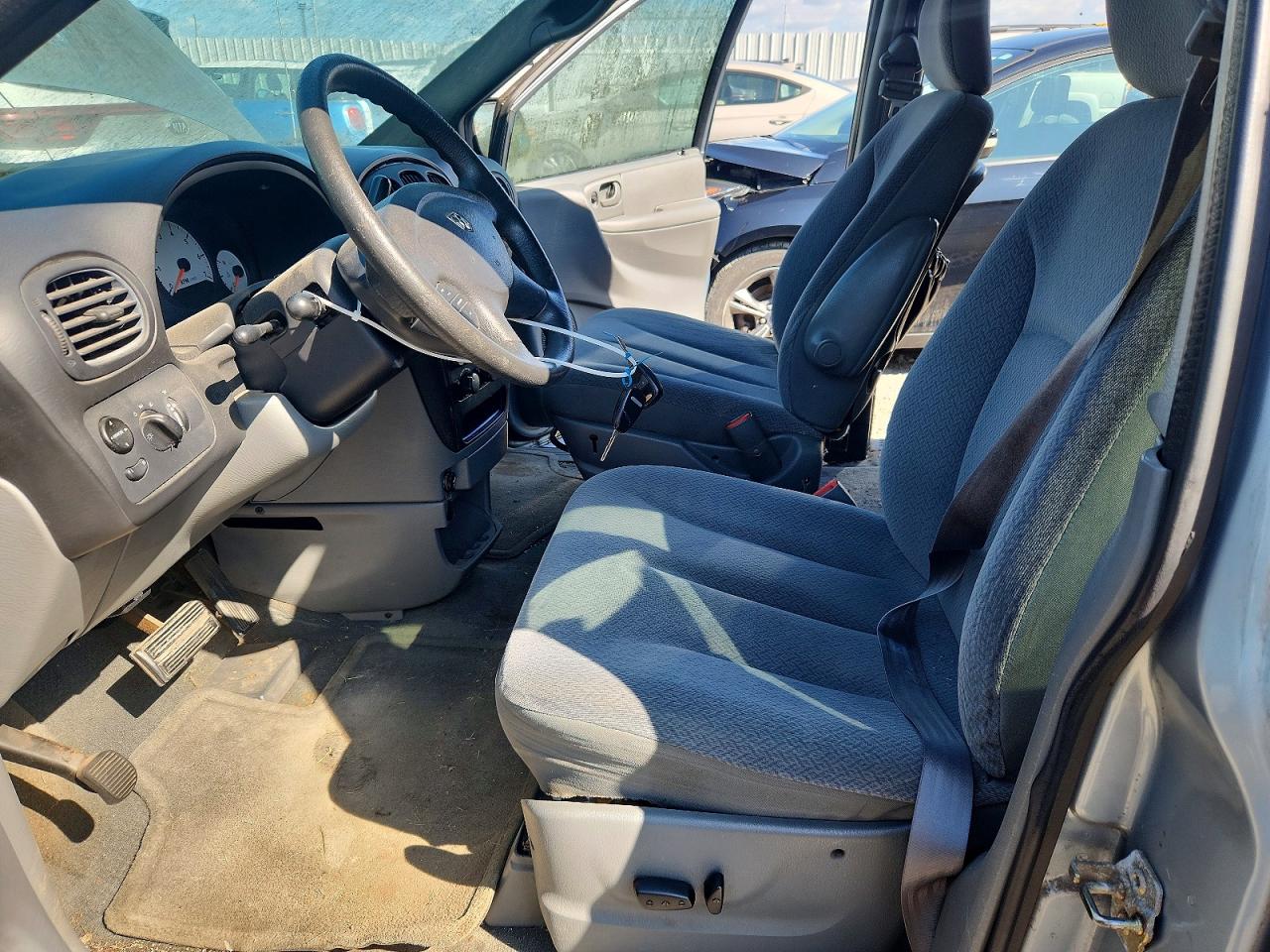 2005 Dodge Grand Caravan Se Silver vin: 2D4GP24R65R146675