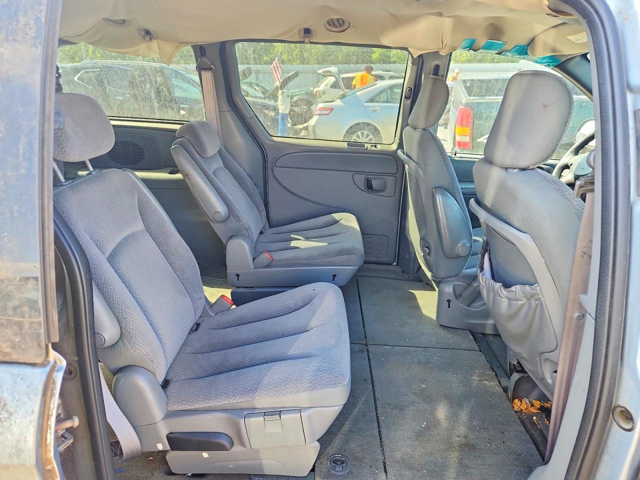 2005 Dodge Grand Caravan Se Silver vin: 2D4GP24R65R146675