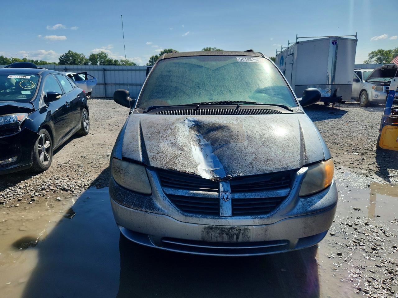 2005 Dodge Grand Caravan Se Silver vin: 2D4GP24R65R146675