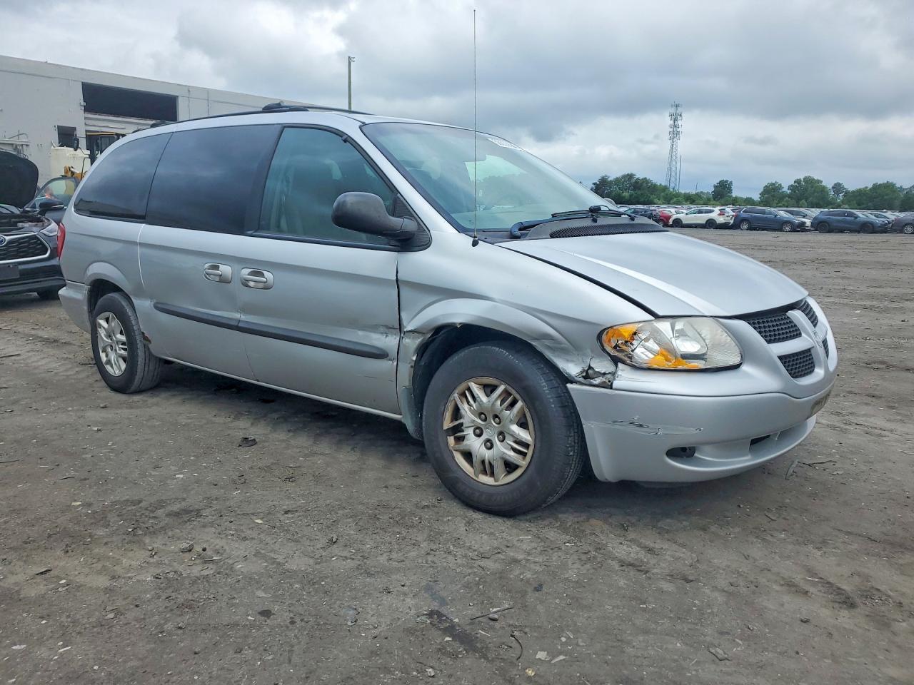 2003 Dodge Grand Caravan Sport Серебряный vin: 2D4GP44353R110819